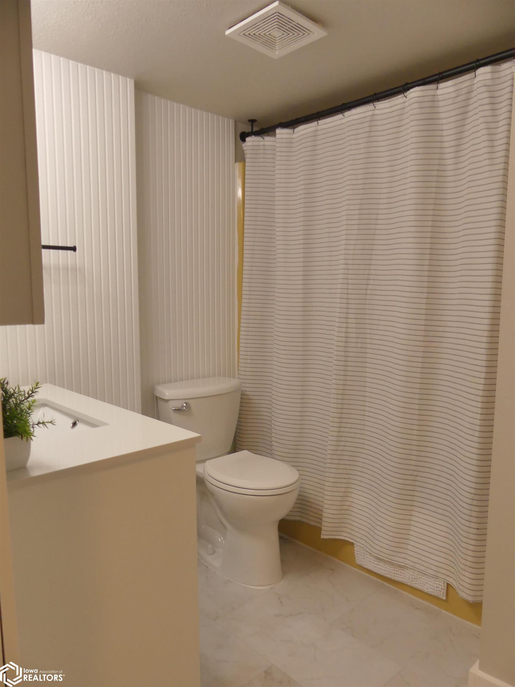 504 Southdale Drive, Carroll, Iowa image 35