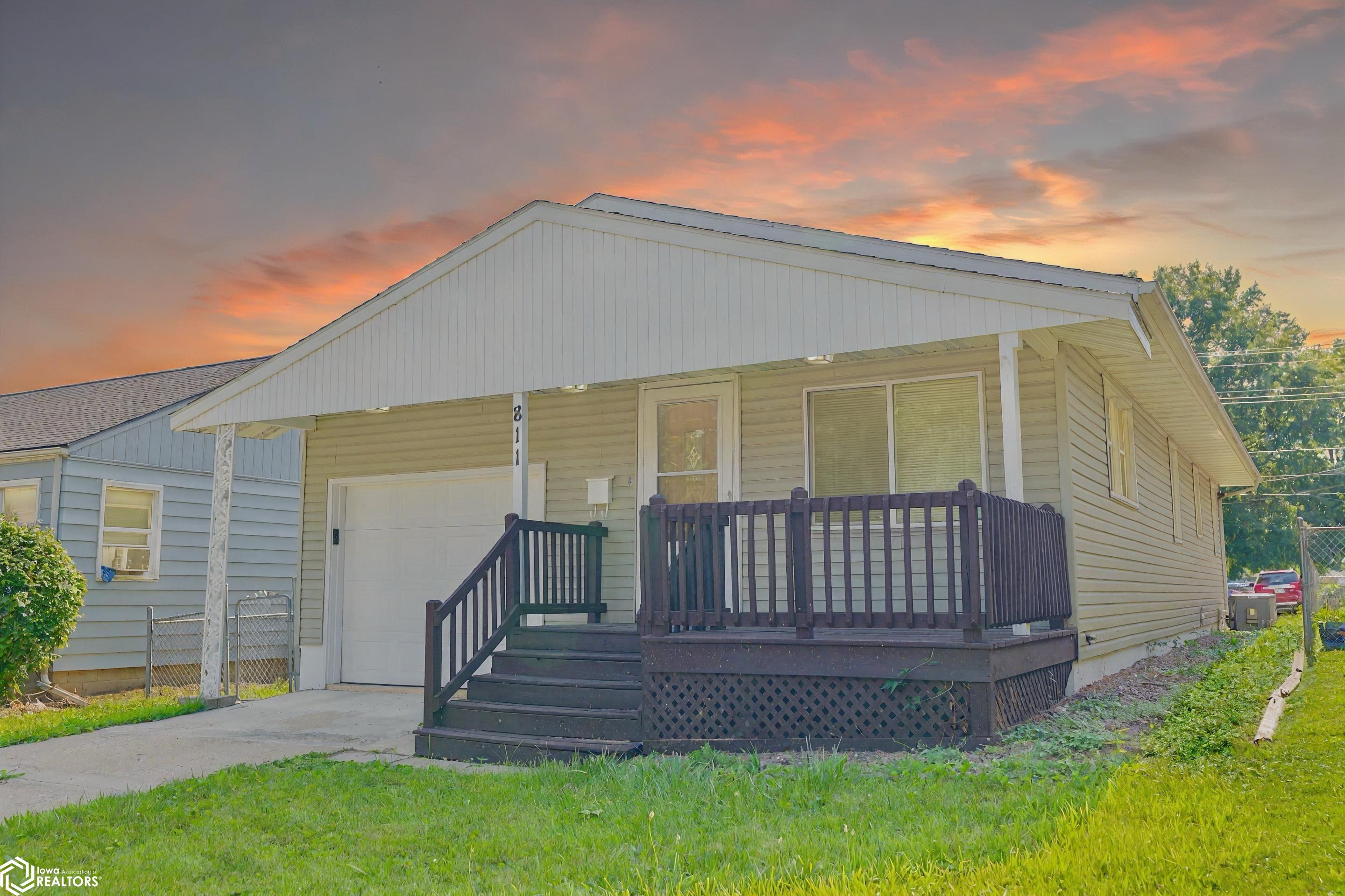 811 Curran Street, Burlington, Iowa image 1