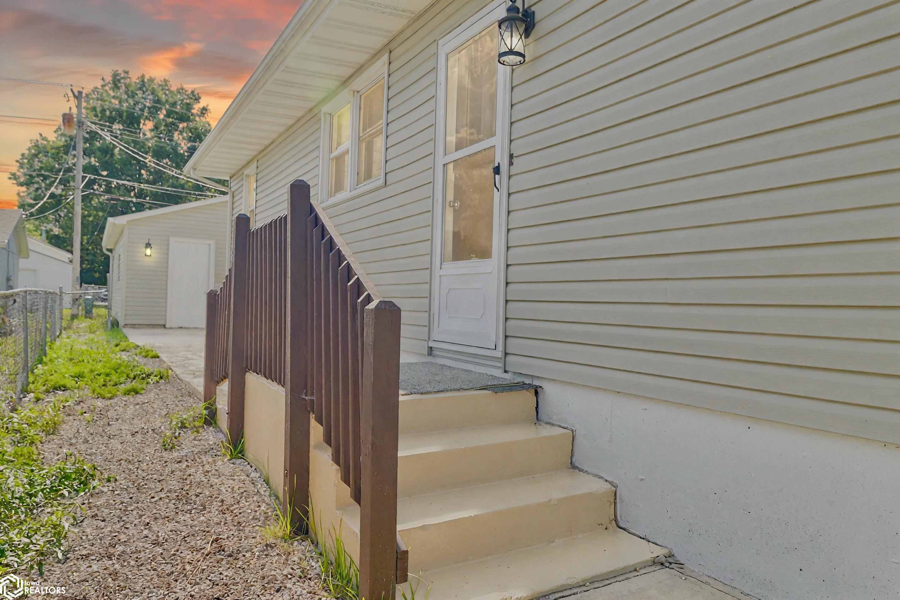 811 Curran Street, Burlington, Iowa image 3