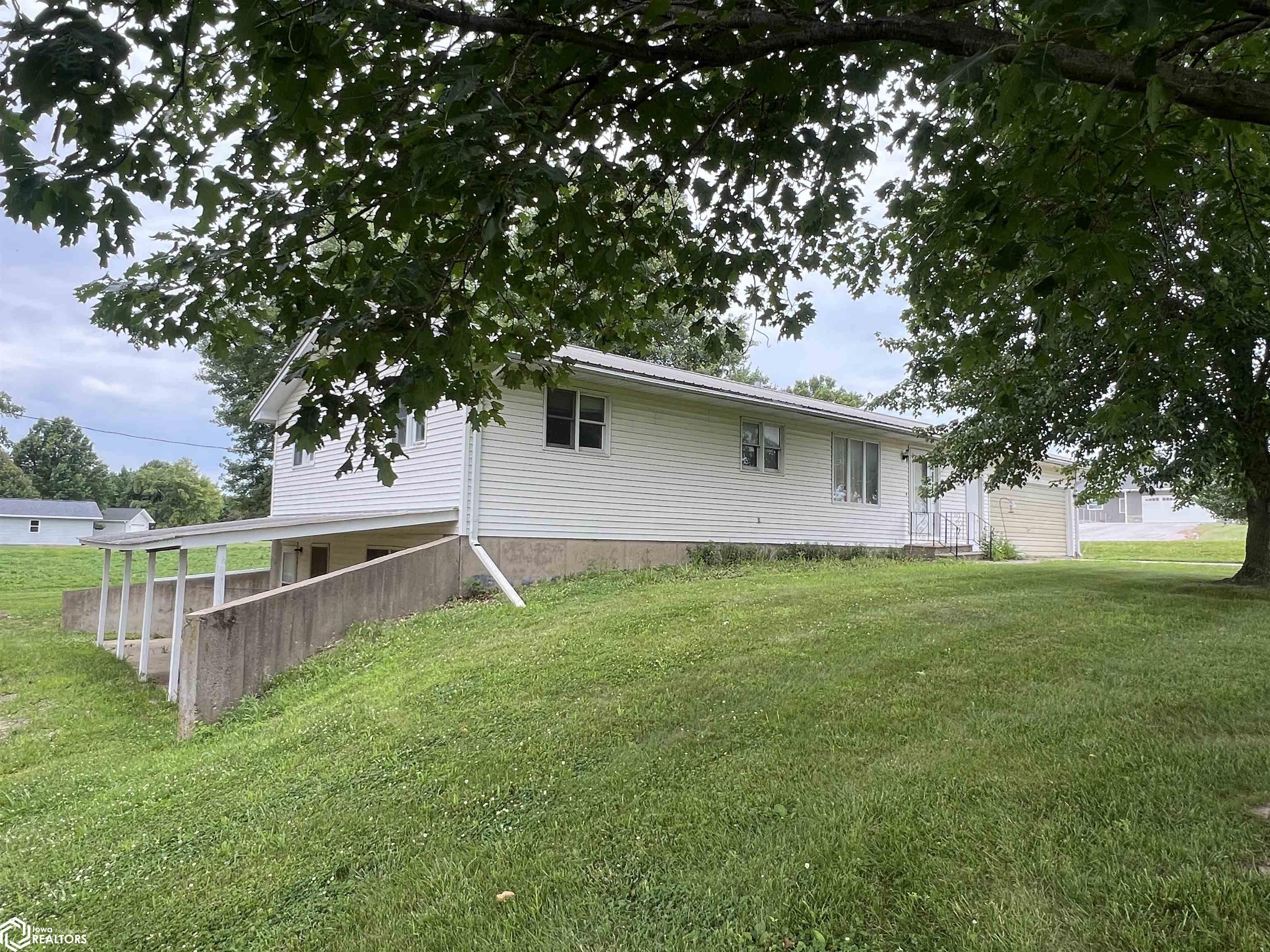 2146 S 32nd Street, Fairfield, Iowa image 24