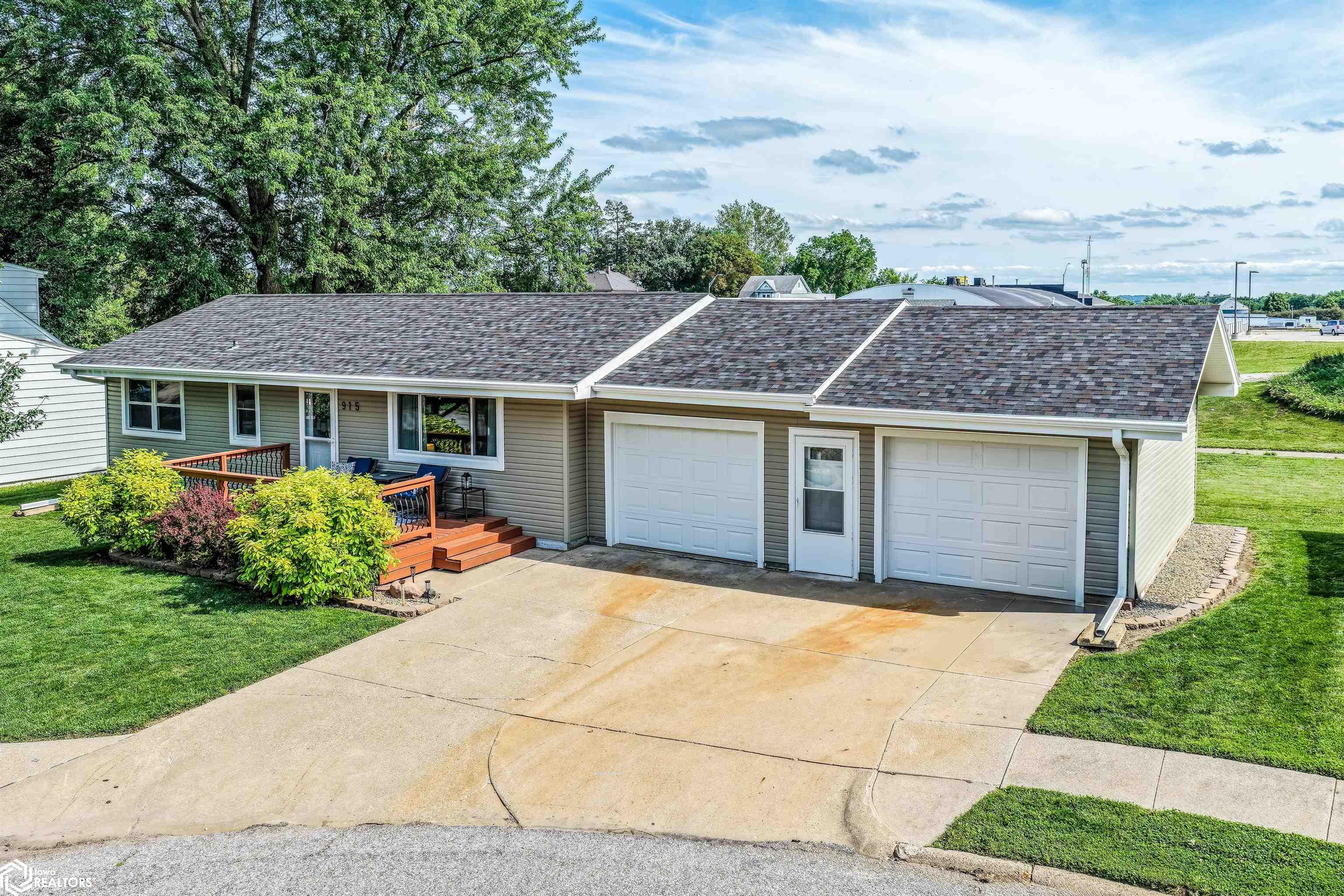 915 Maplecrest Drive, Harlan, Iowa image 1