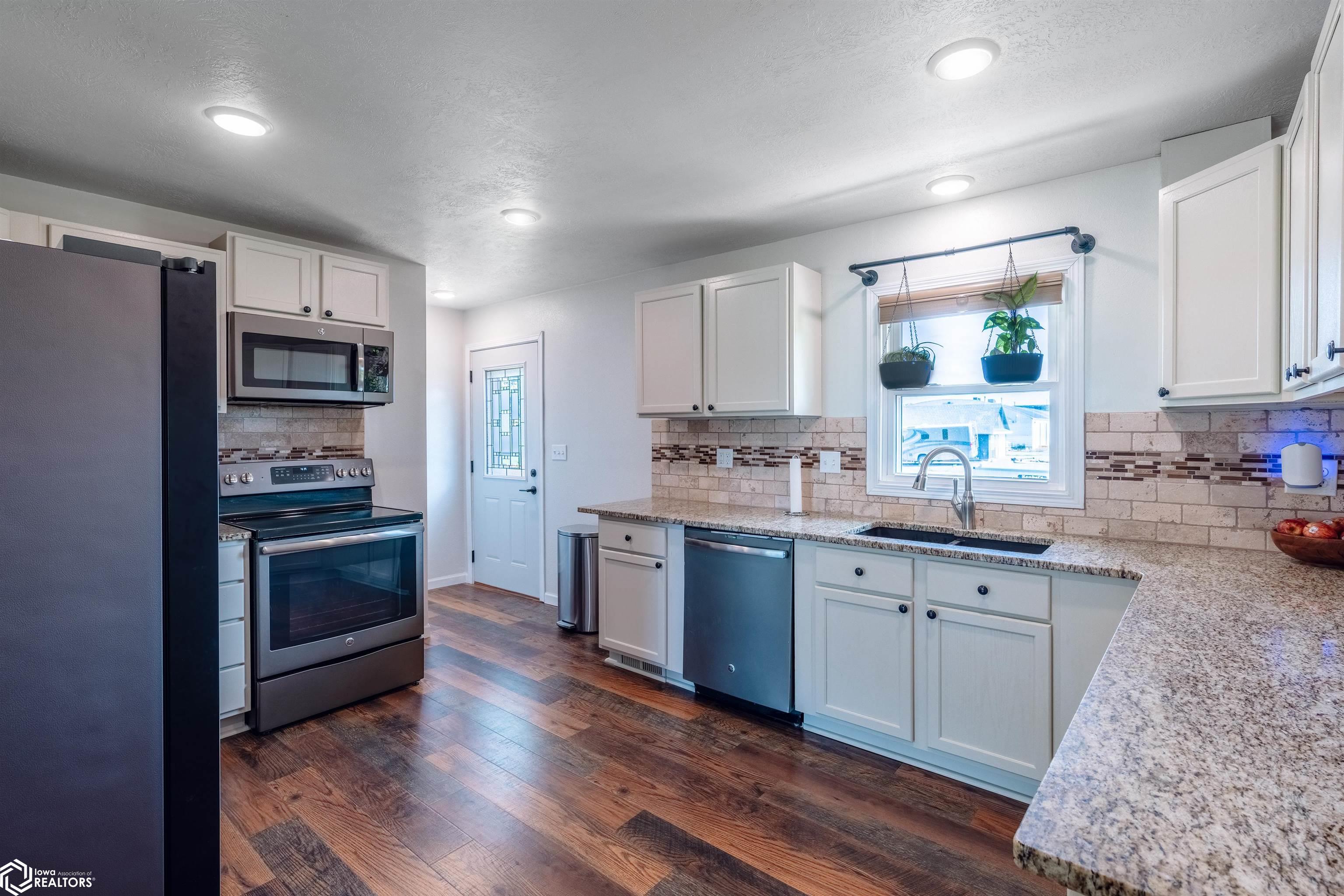 915 Maplecrest Drive, Harlan, Iowa image 11