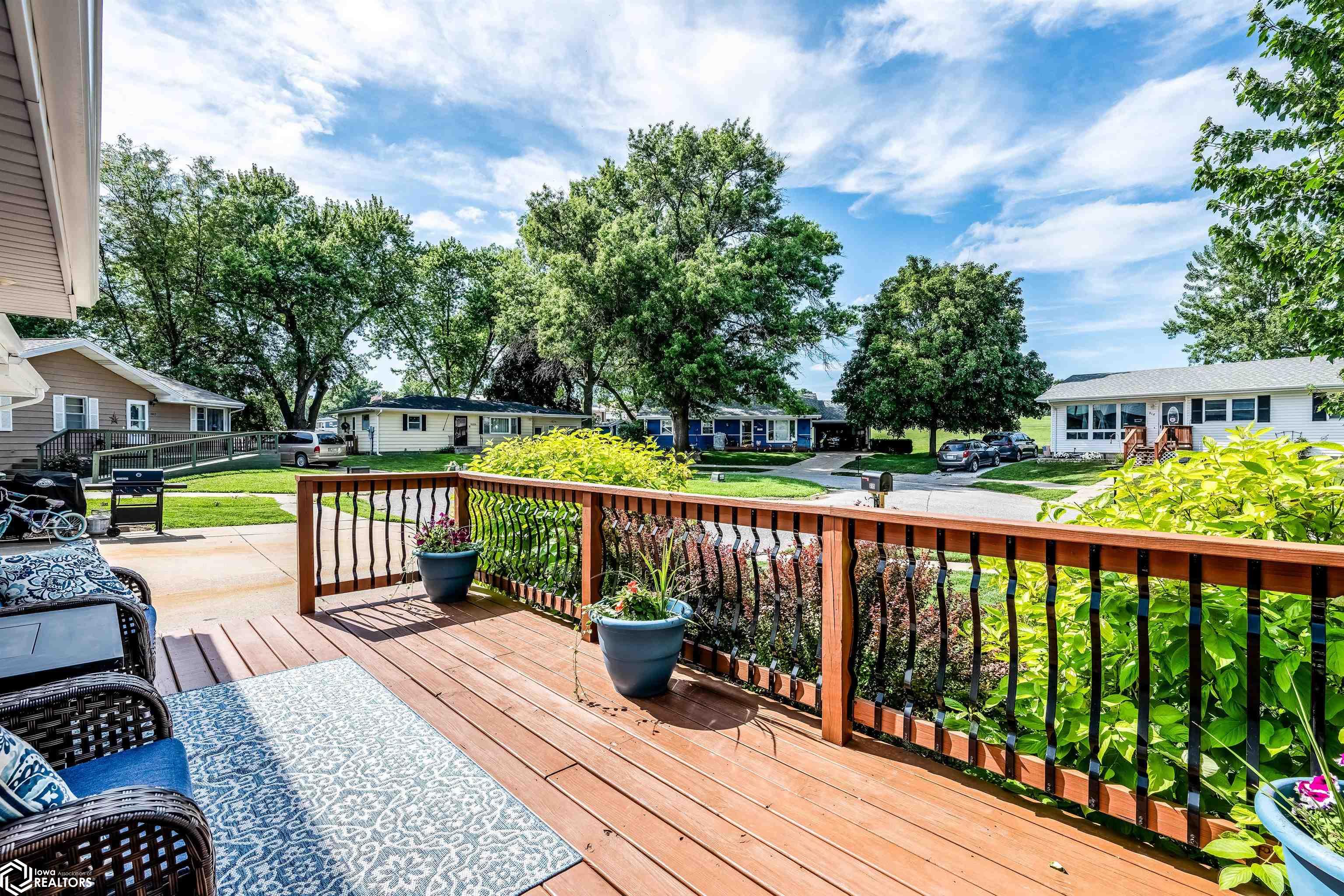 915 Maplecrest Drive, Harlan, Iowa image 3