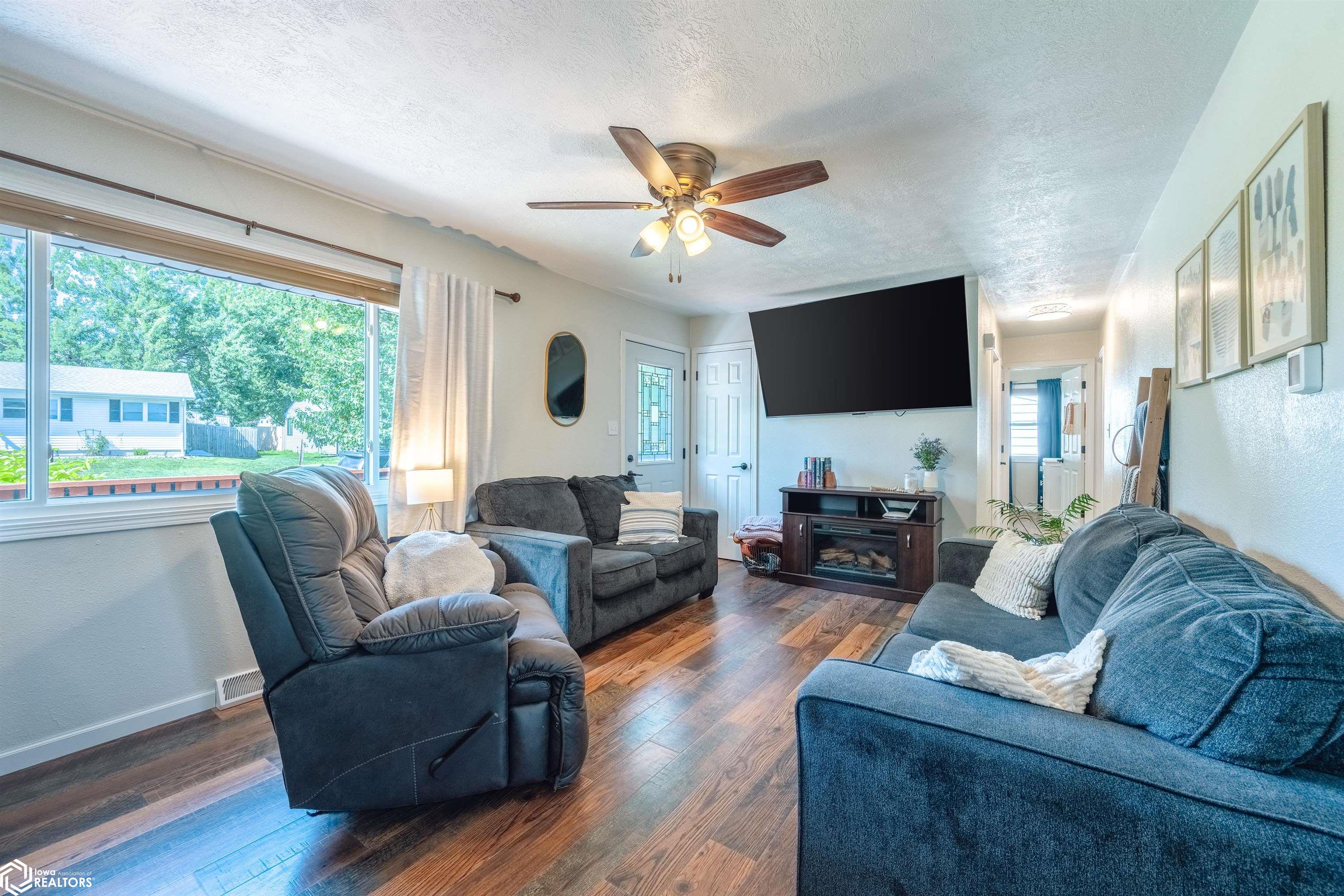 915 Maplecrest Drive, Harlan, Iowa image 6