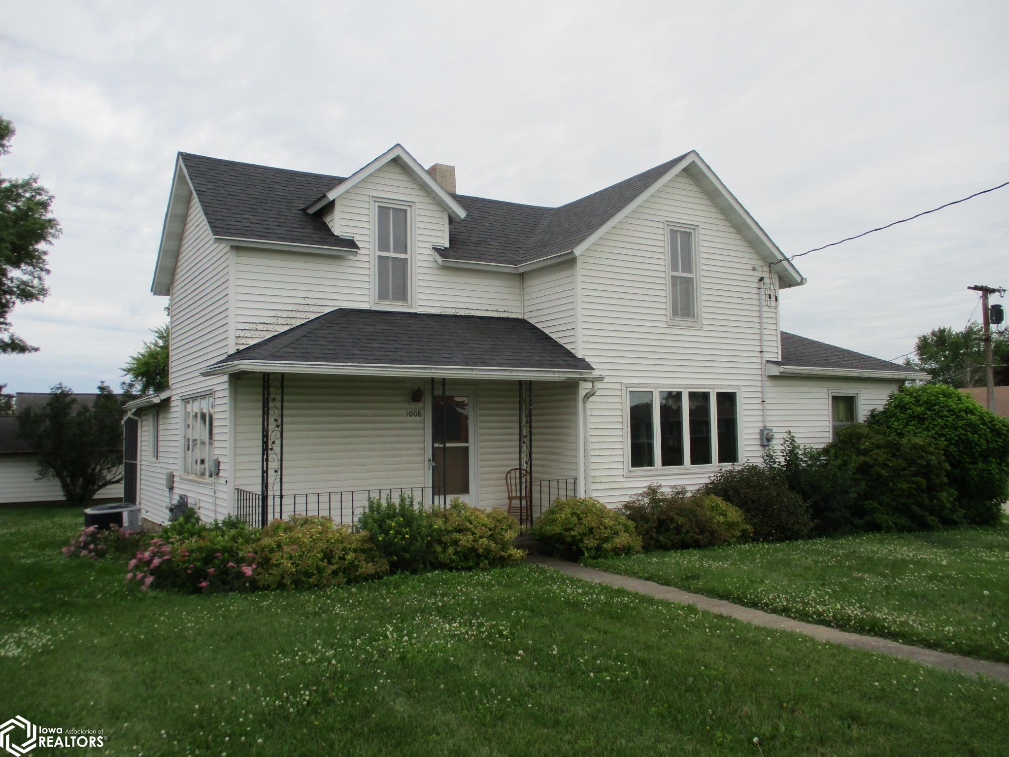 1008 Wilson Street, Dysart, Iowa image 1