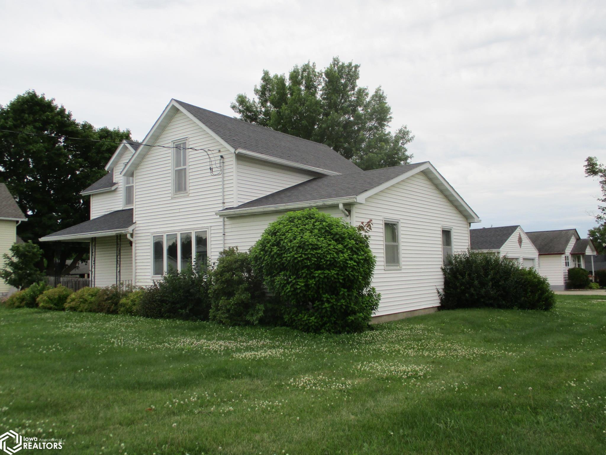 1008 Wilson Street, Dysart, Iowa image 2