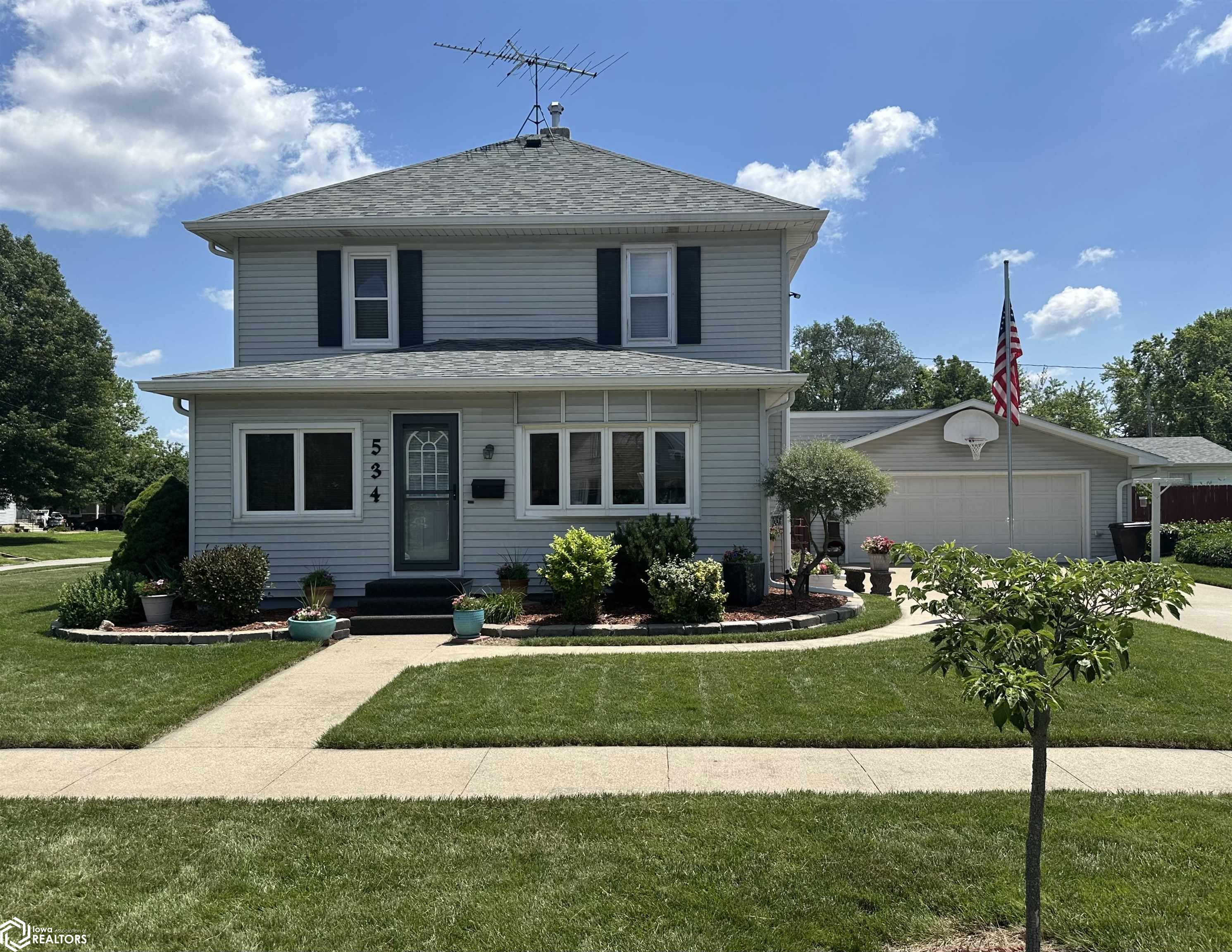 534 N 8th Street, Chariton, Iowa image 2