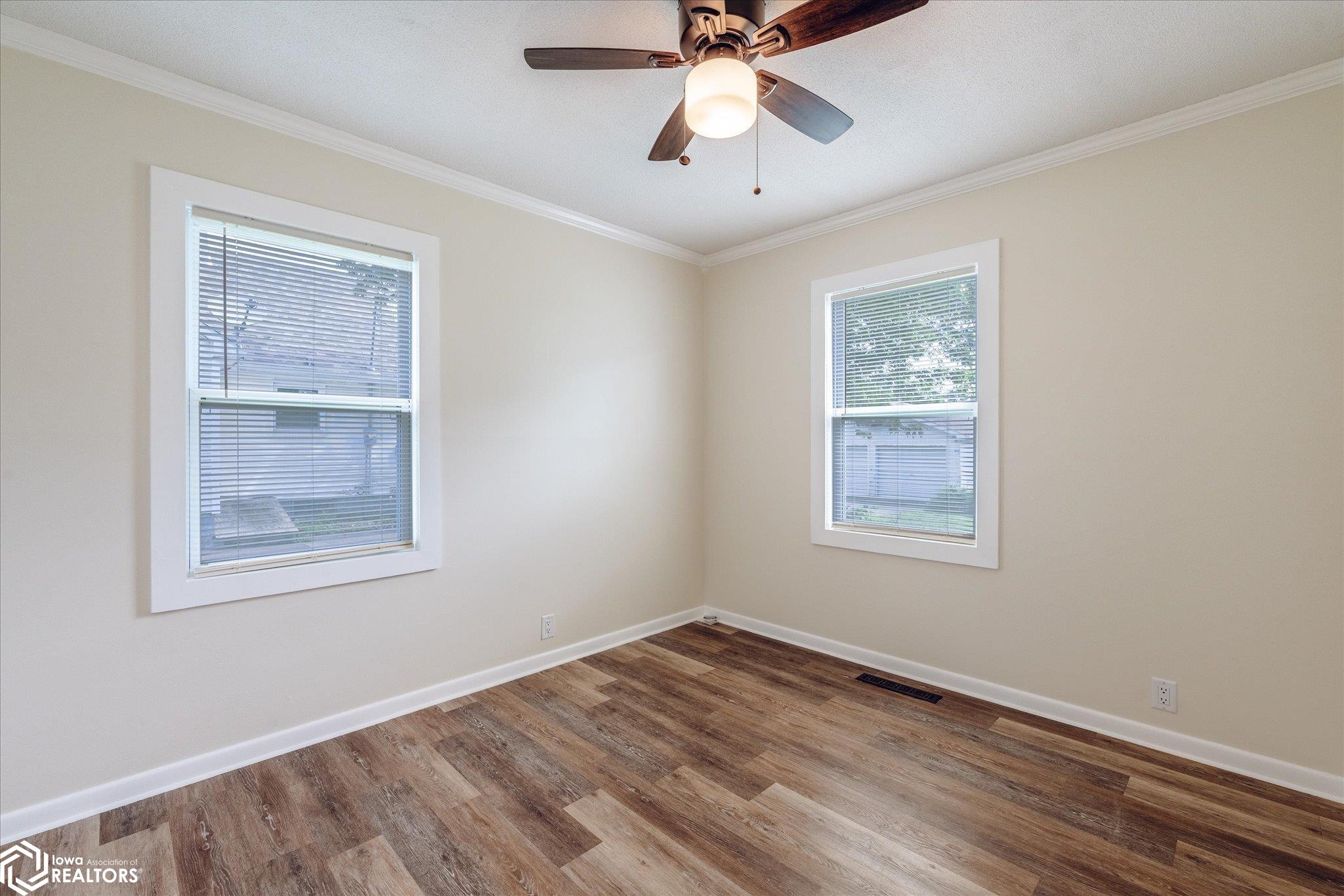 210 N Maple Avenue, Logan, Iowa image 14