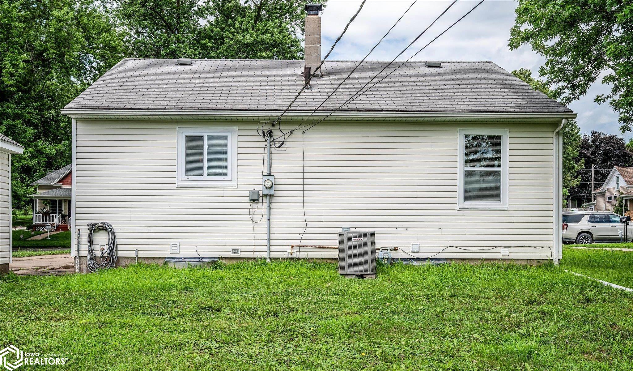 210 N Maple Avenue, Logan, Iowa image 32