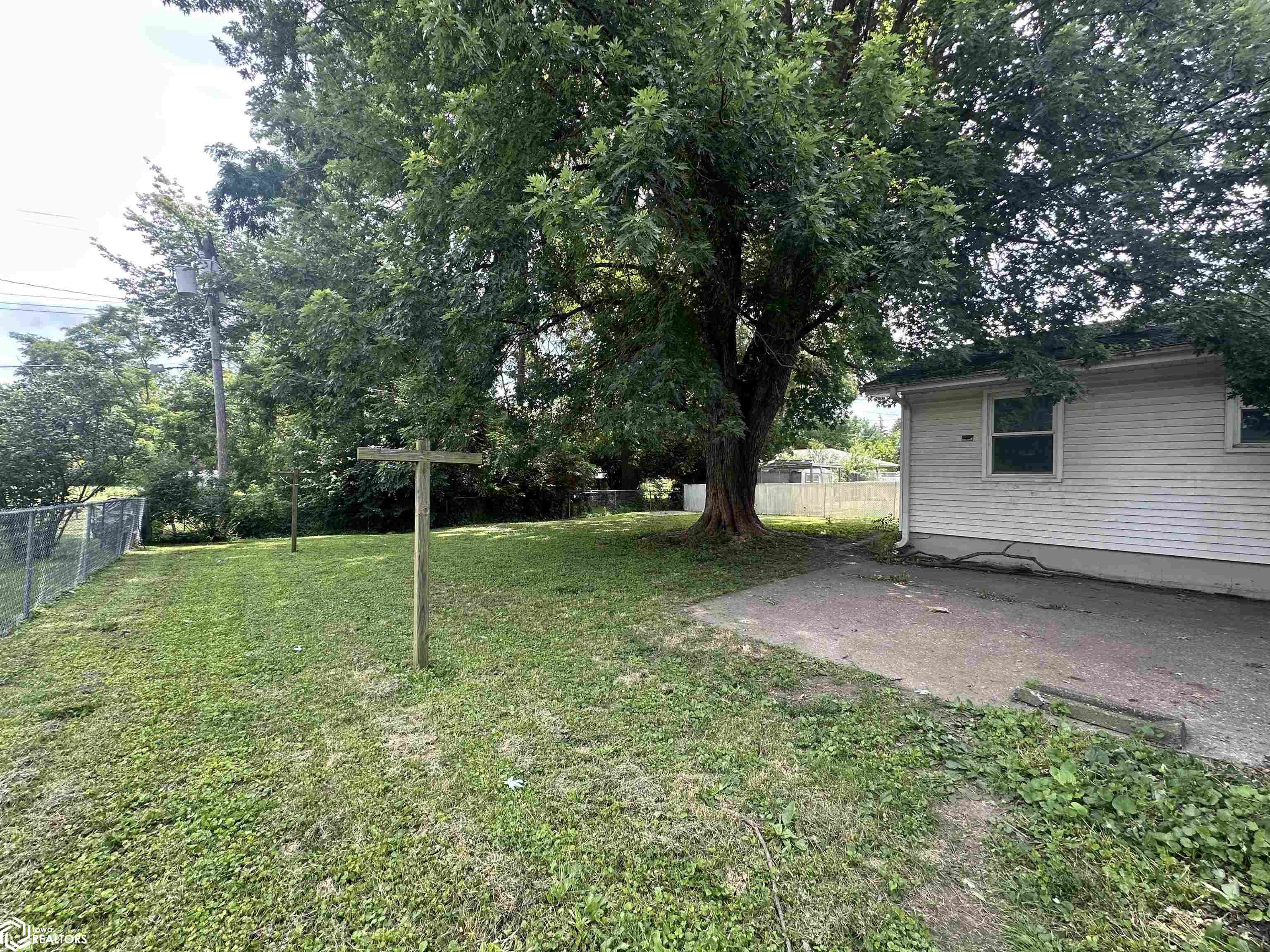 2608 Crapo Drive, Burlington, Iowa image 3