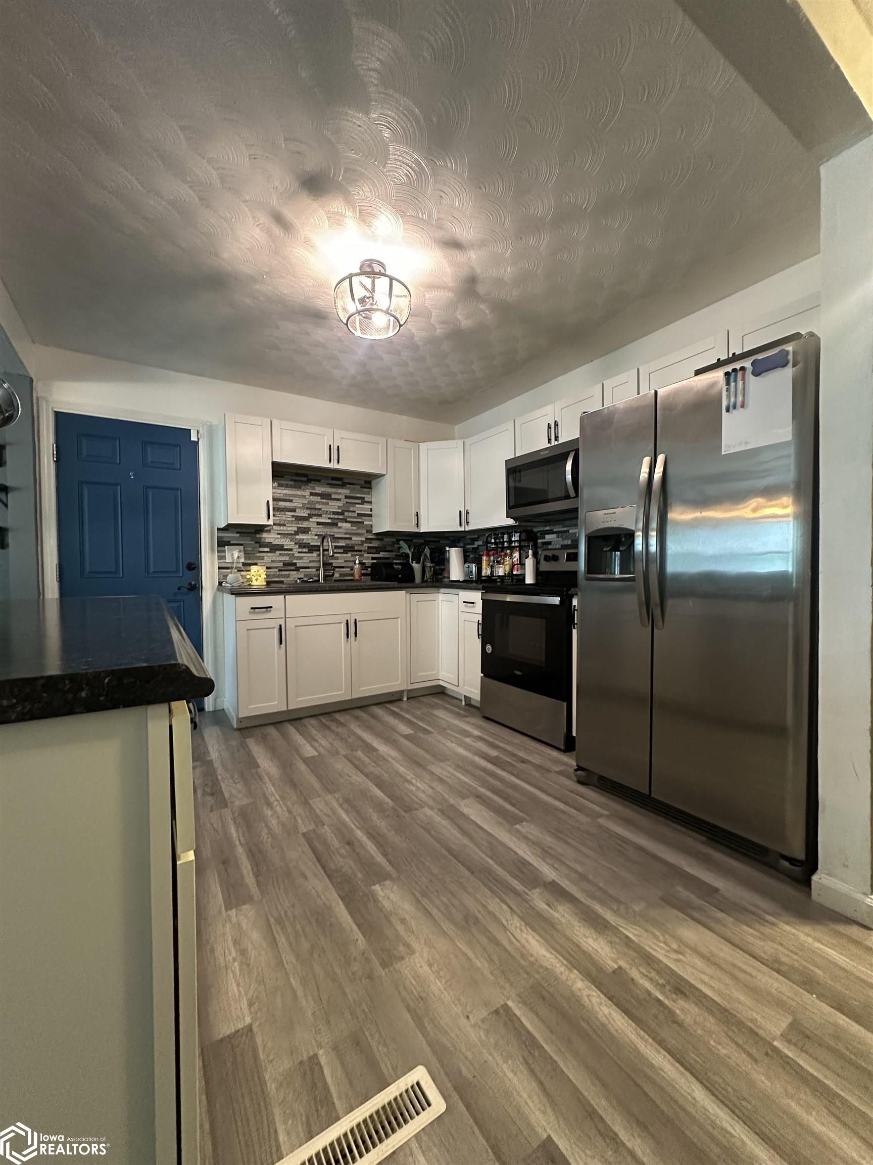 2608 Crapo Drive, Burlington, Iowa image 5