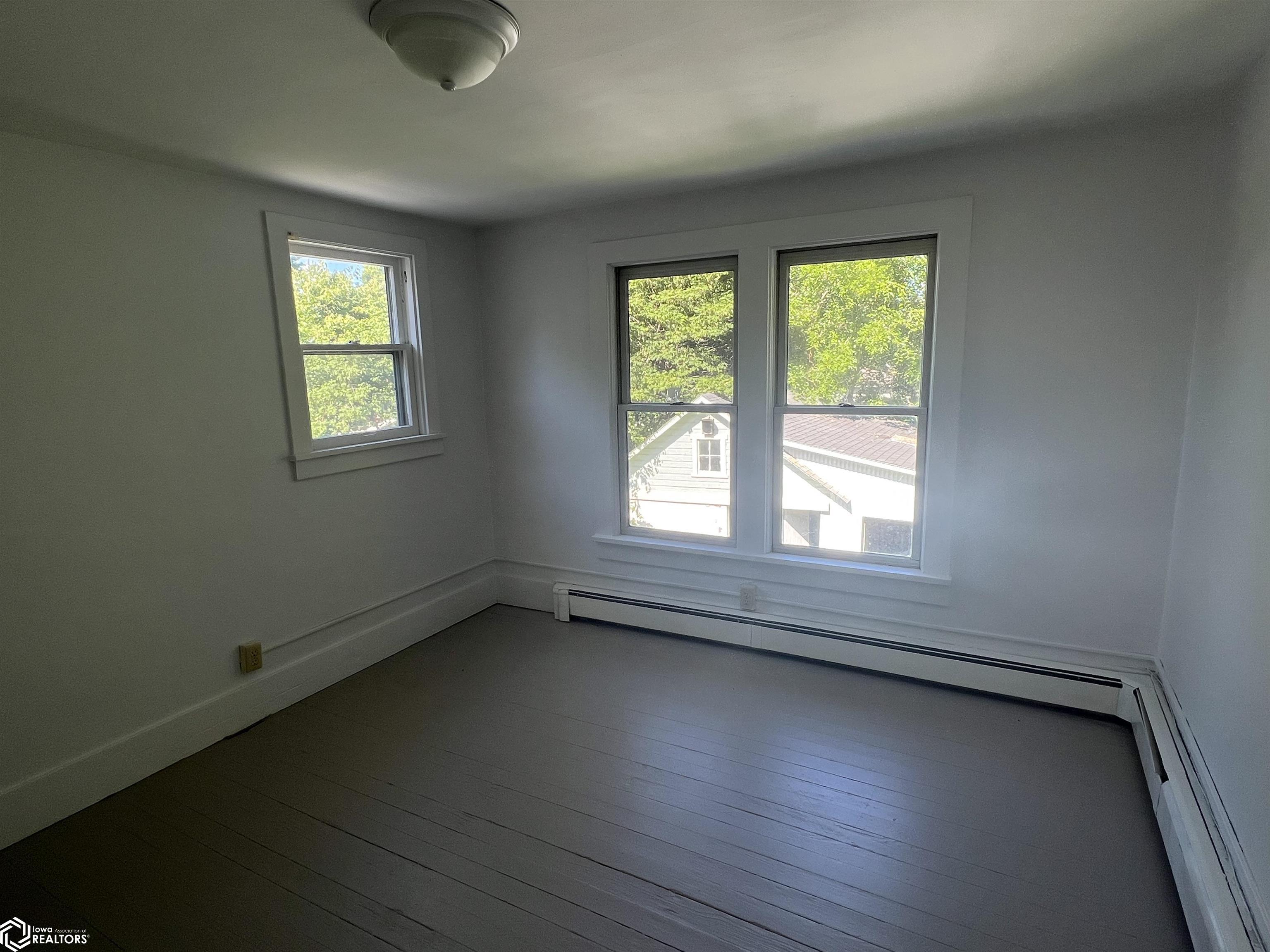 1110 S 5th Street, Fairfield, Iowa image 28