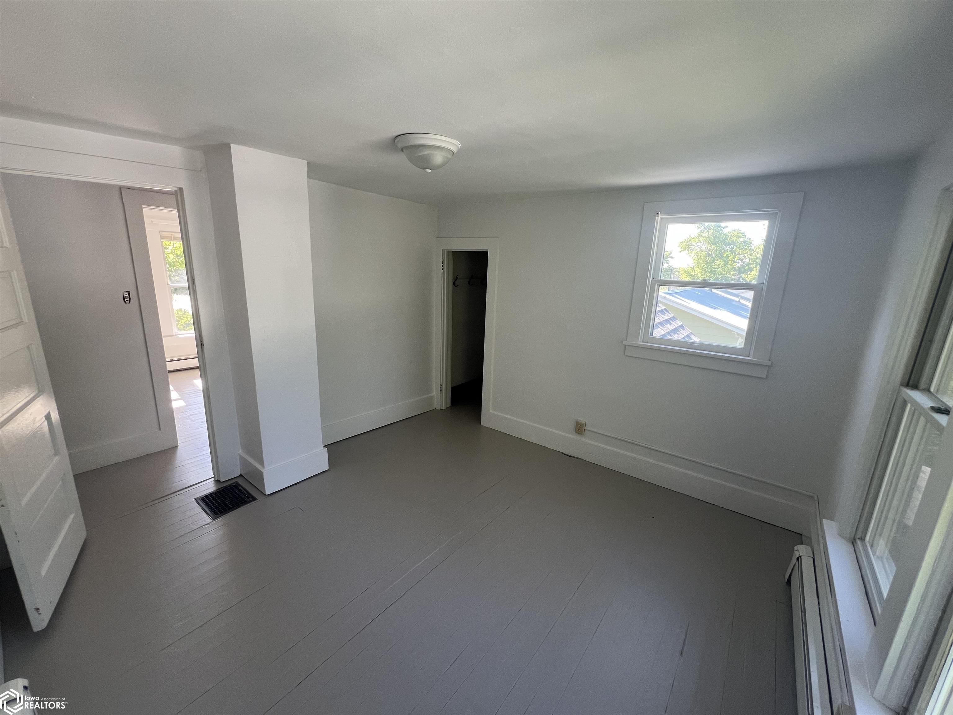 1110 S 5th Street, Fairfield, Iowa image 31