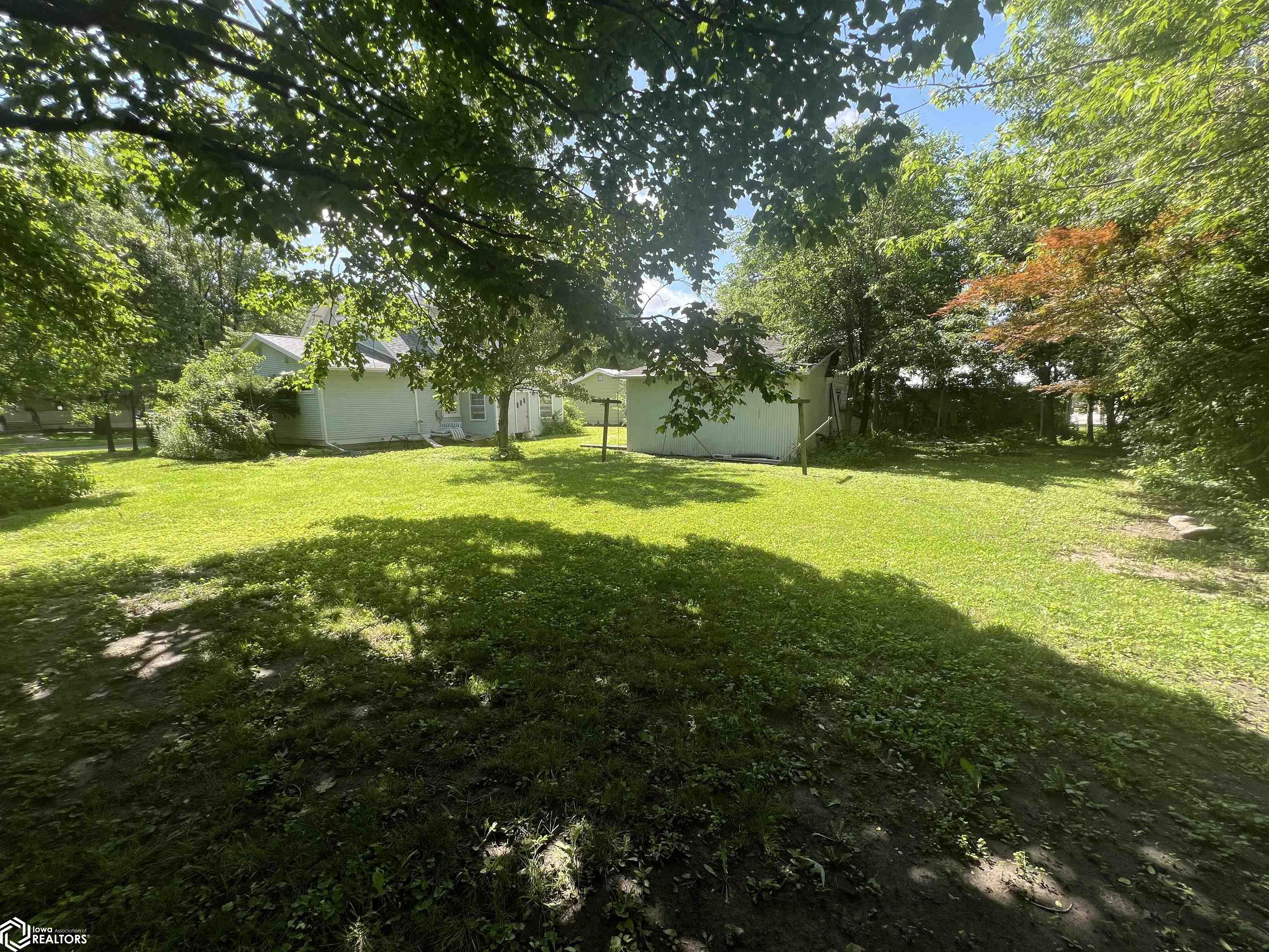 1110 S 5th Street, Fairfield, Iowa image 9