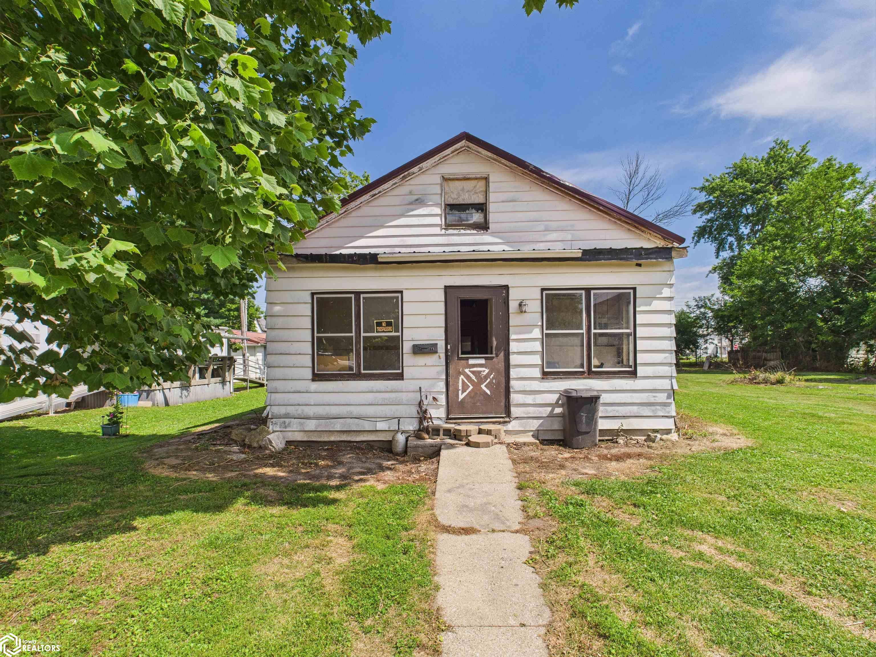 831 & 851 Elm Street, Hamilton, Illinois image 1