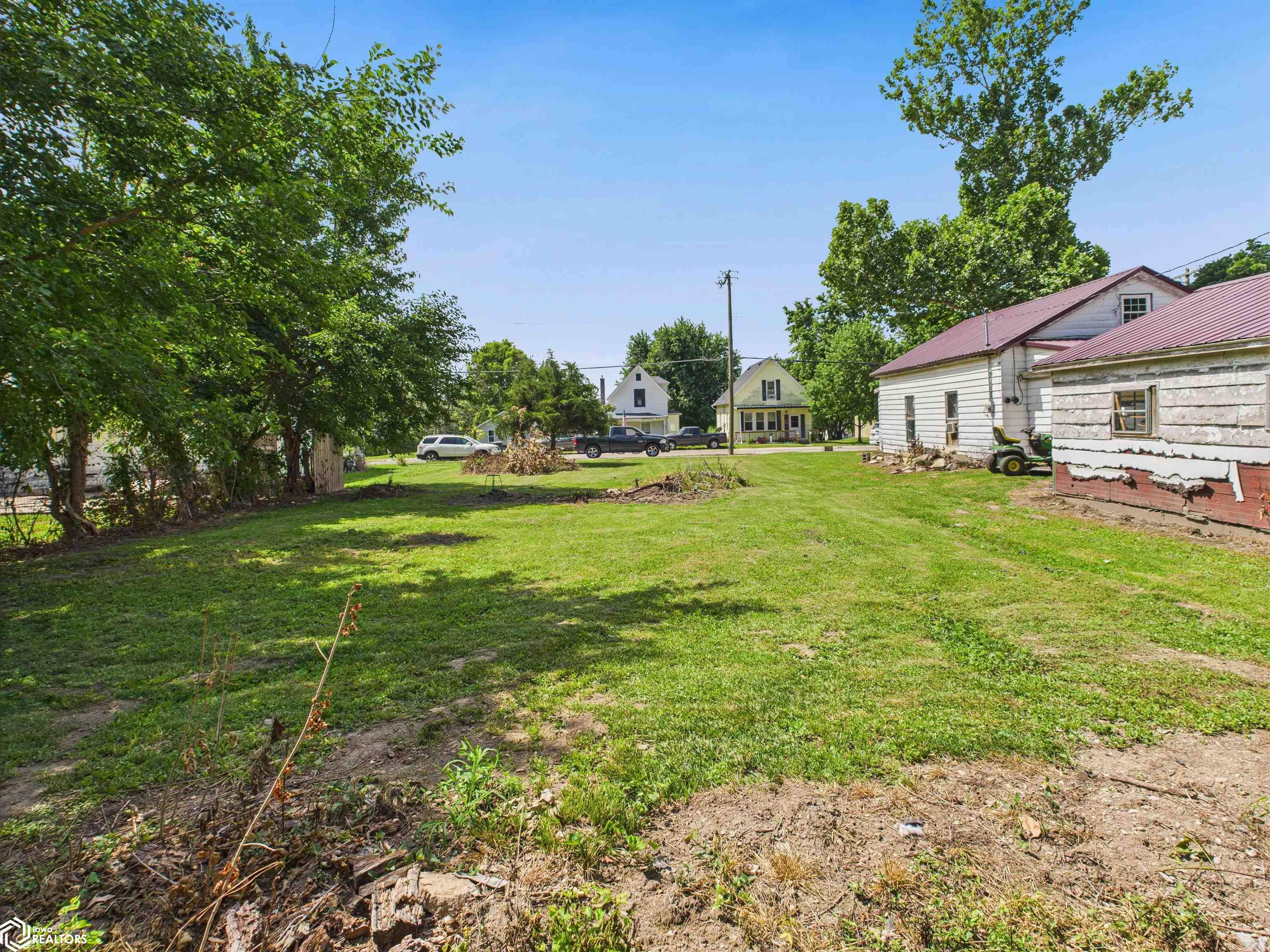 831 & 851 Elm Street, Hamilton, Illinois image 3