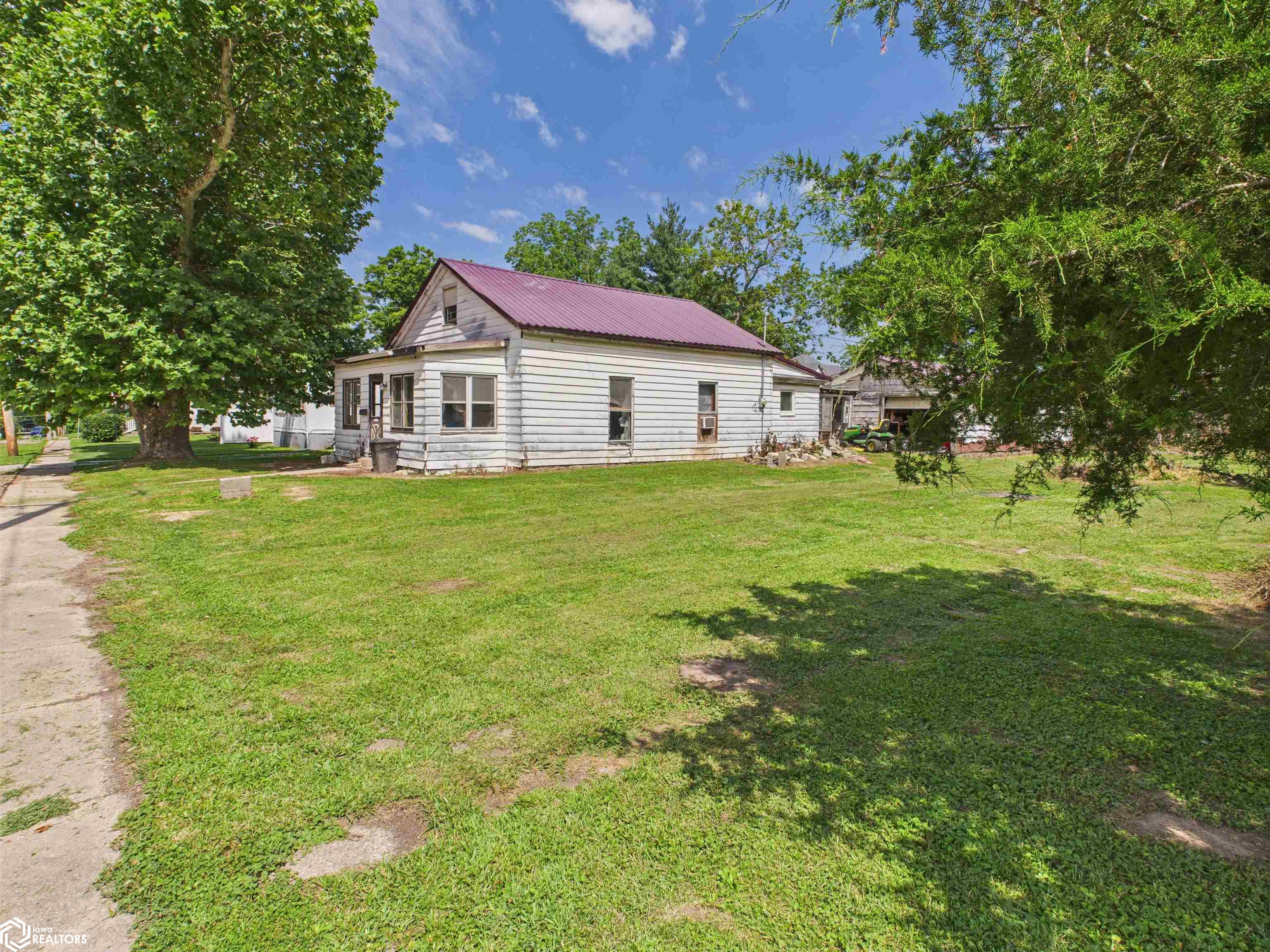 831 & 851 Elm Street, Hamilton, Illinois image 36