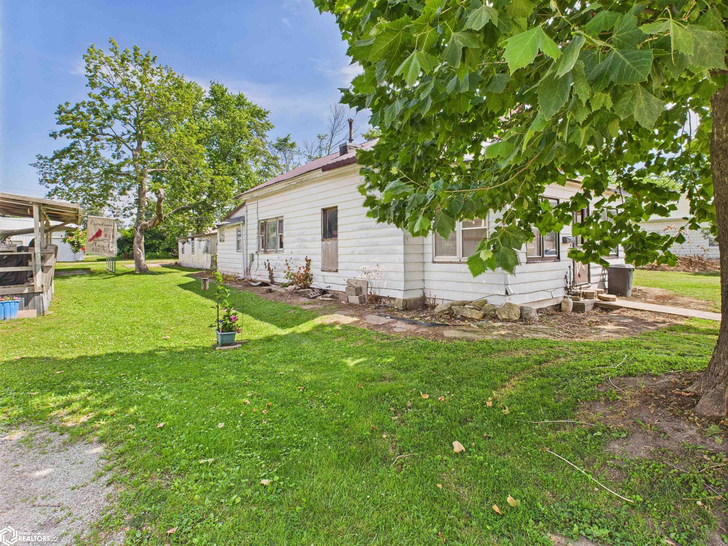831 & 851 Elm Street, Hamilton, Illinois image 37