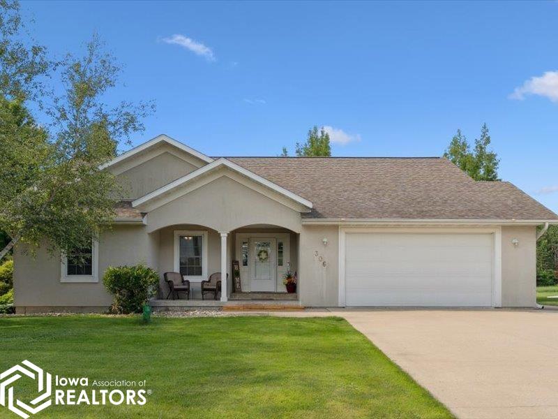 306 South Drive, Middletown, Iowa image 1