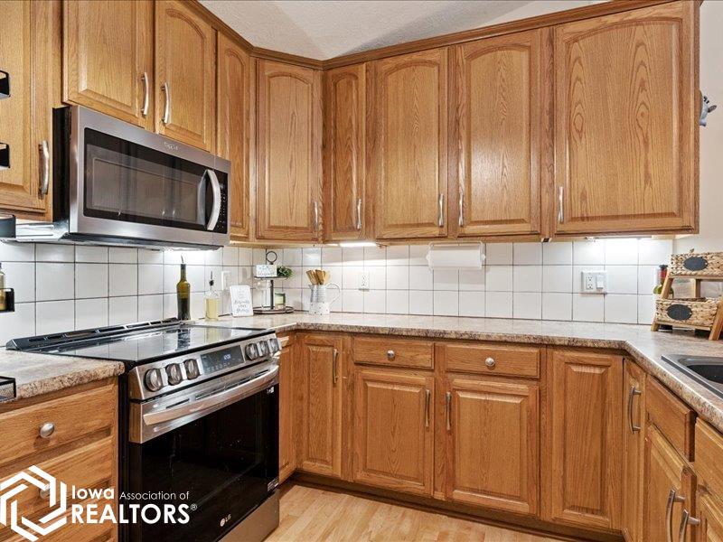 306 South Drive, Middletown, Iowa image 12