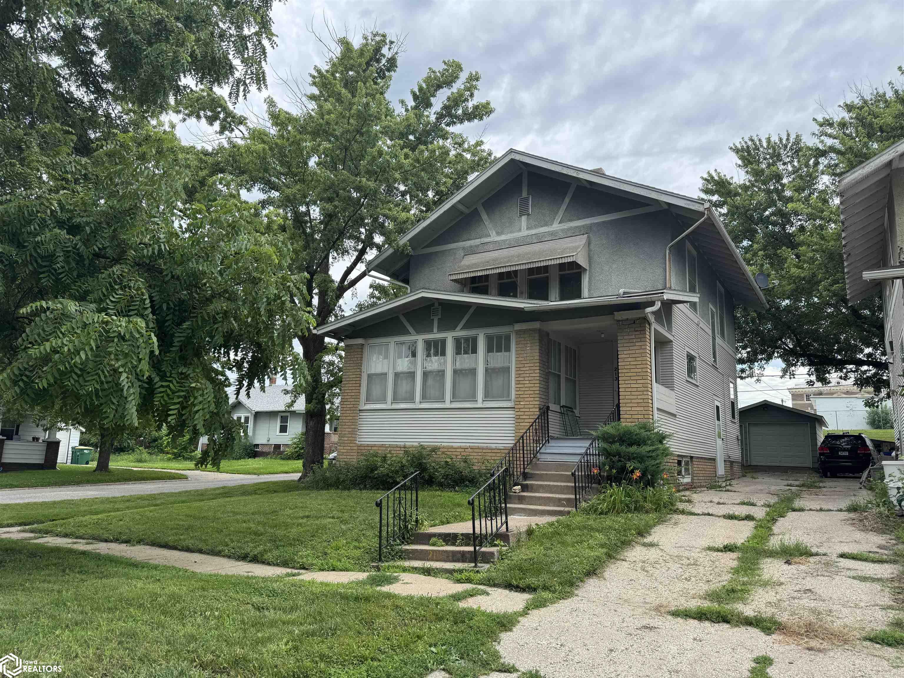 213 N Oak Street, Creston, Iowa image 1