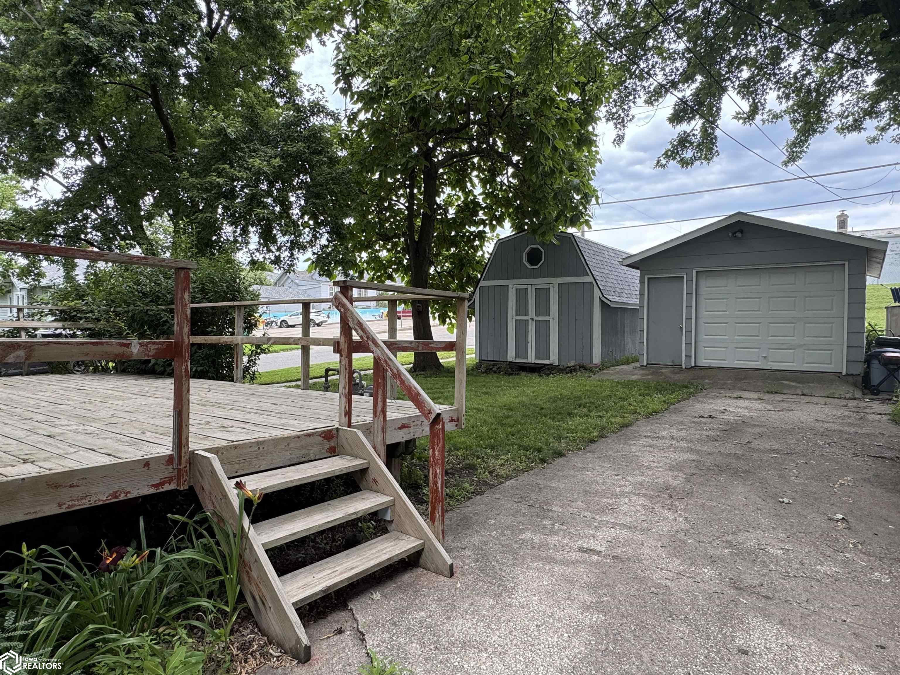 213 N Oak Street, Creston, Iowa image 2