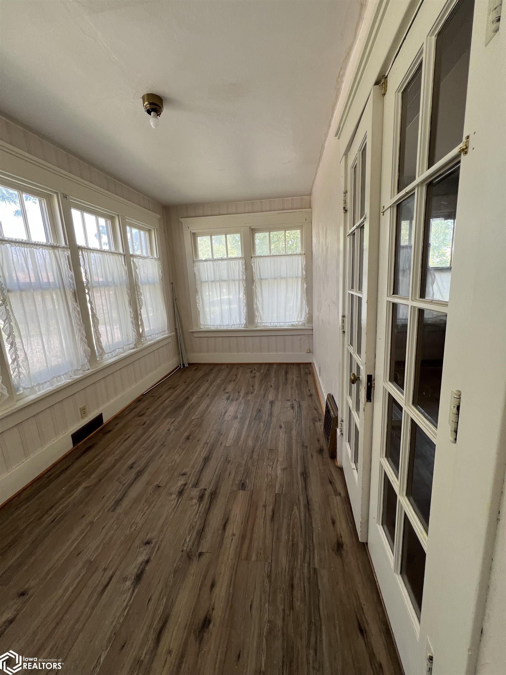 213 N Oak Street, Creston, Iowa image 13