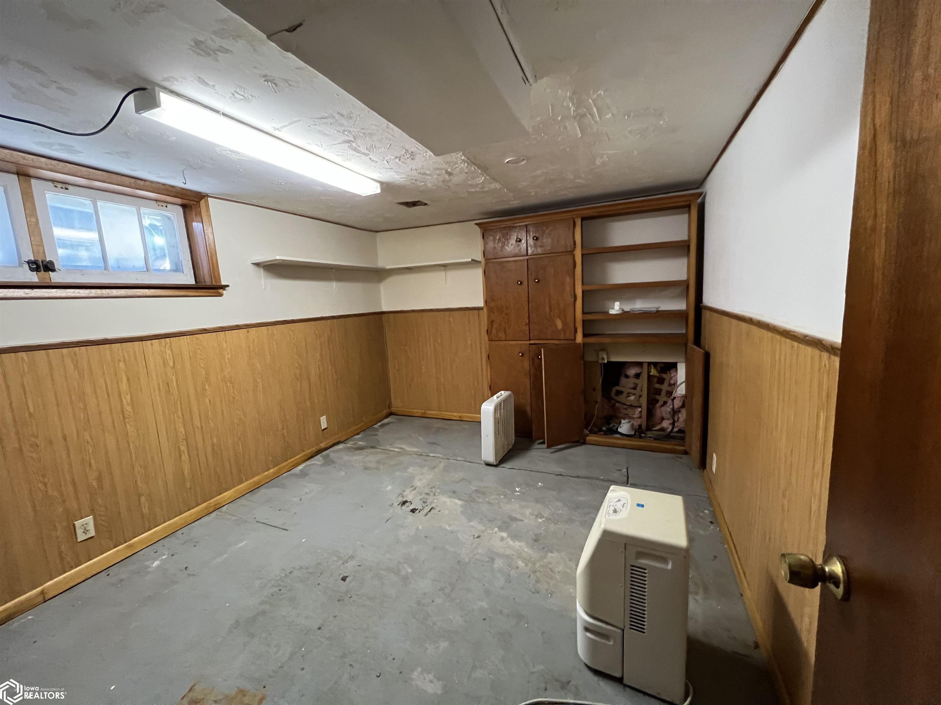 213 N Oak Street, Creston, Iowa image 28