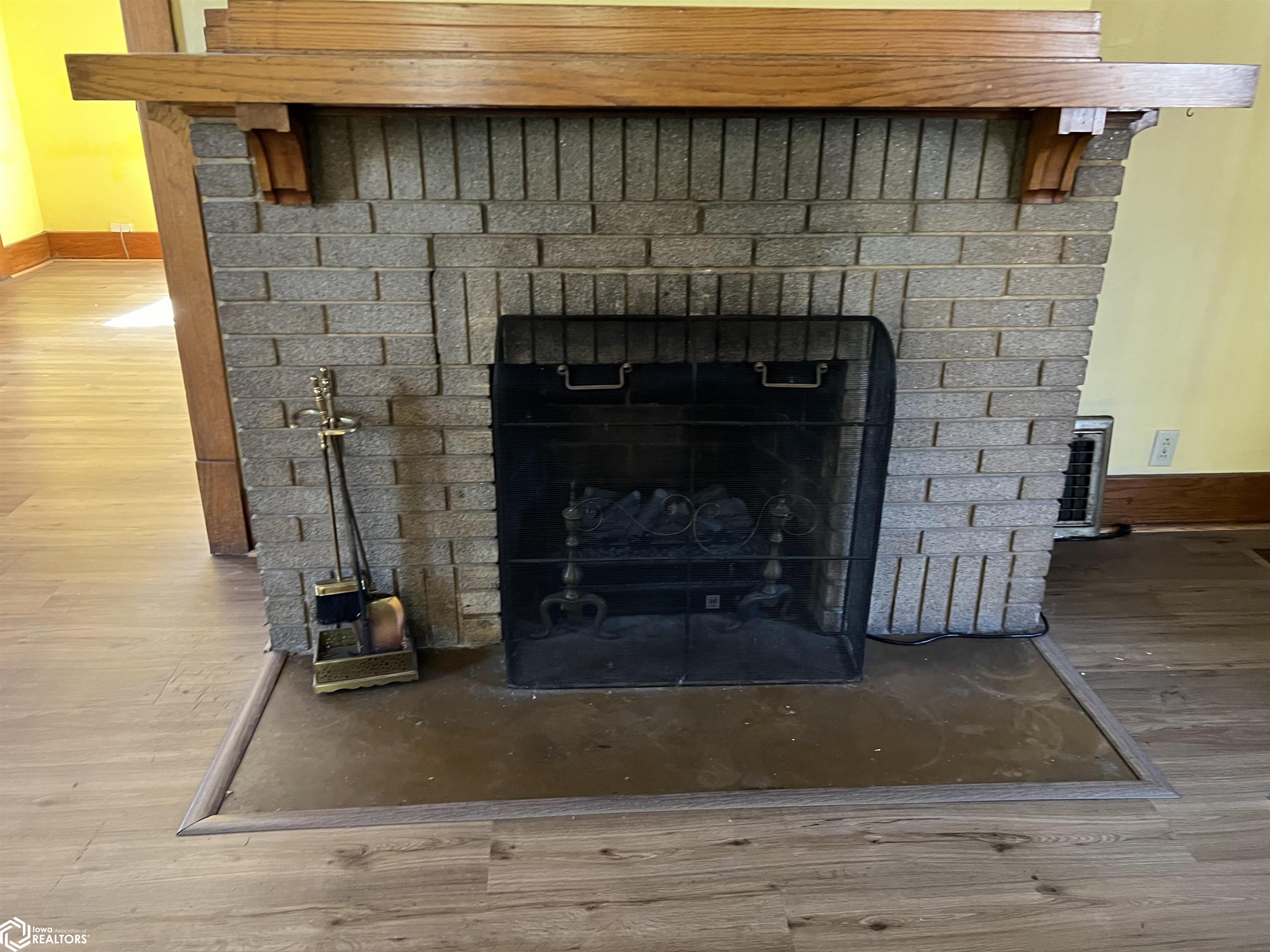 213 N Oak Street, Creston, Iowa image 6