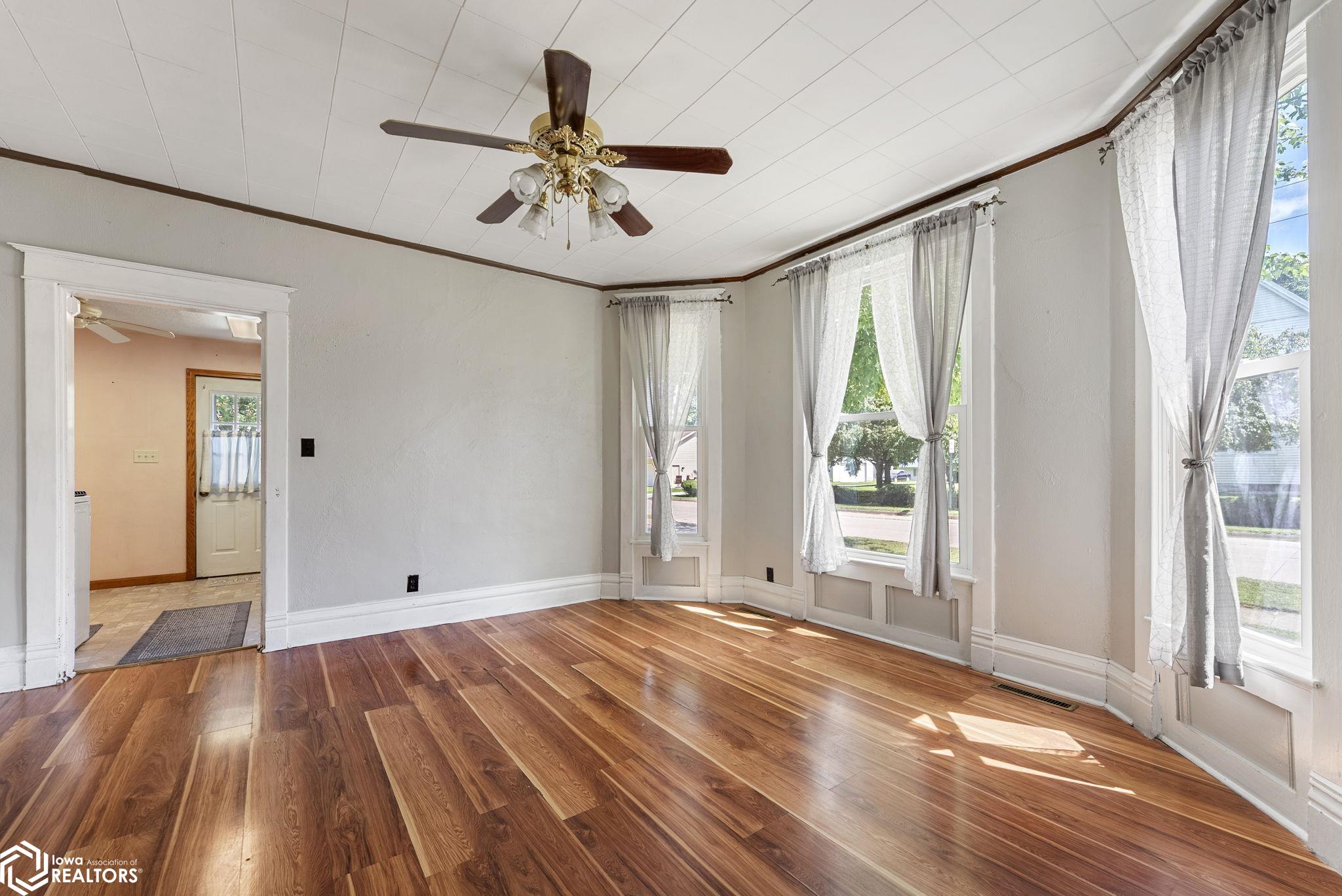 420 S Avenue D, Washington, Iowa image 15