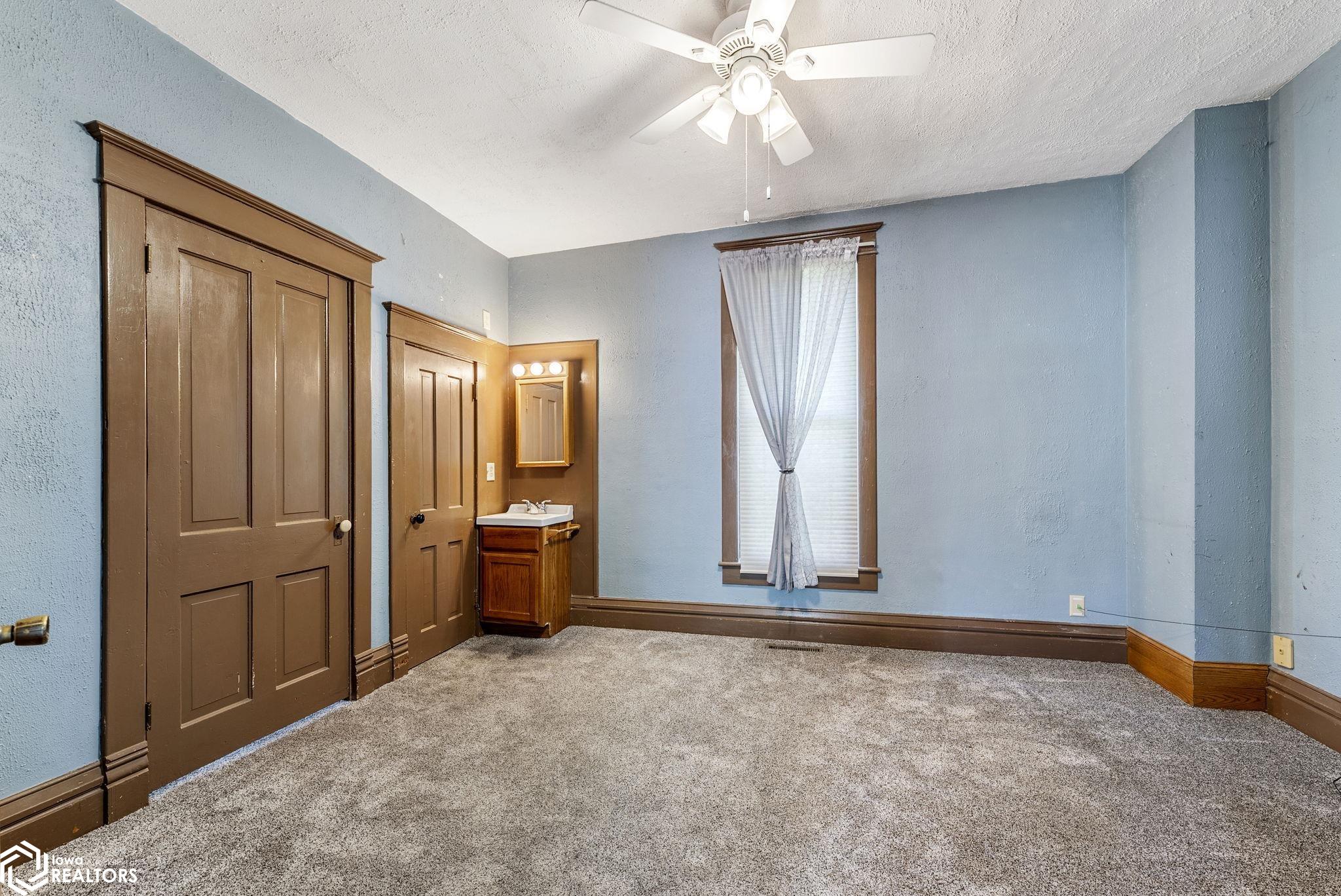 420 S Avenue D, Washington, Iowa image 17
