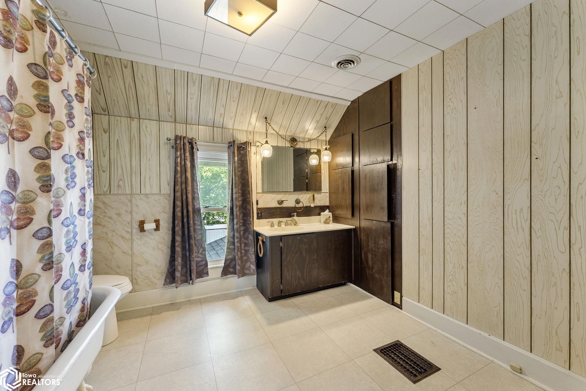 420 S Avenue D, Washington, Iowa image 23