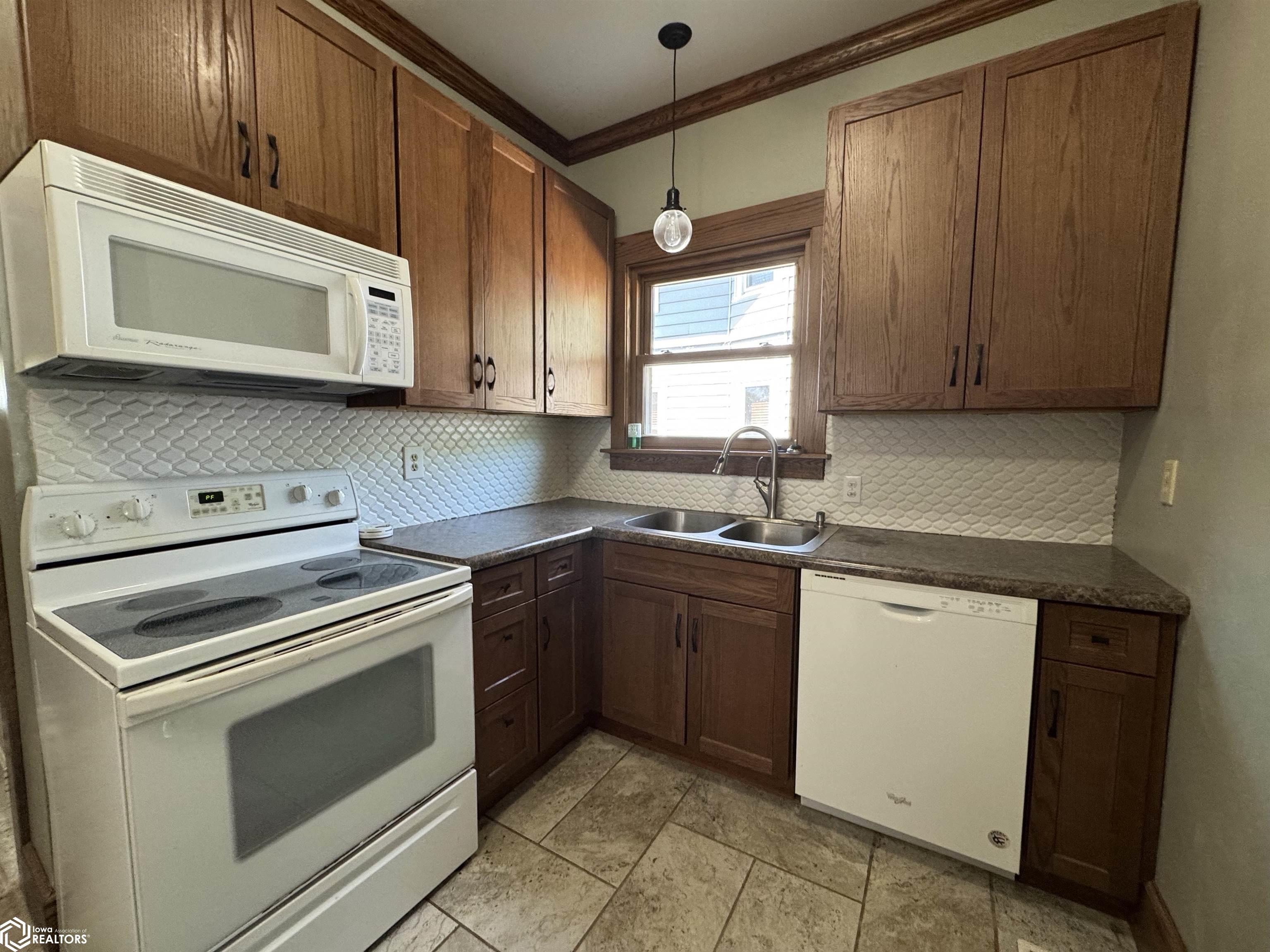 706 7th Avenue, Clear Lake, Iowa image 10