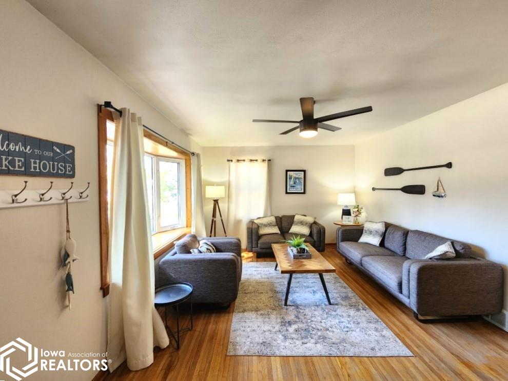 2112 S Lakeview Drive, Clear Lake, Iowa image 3