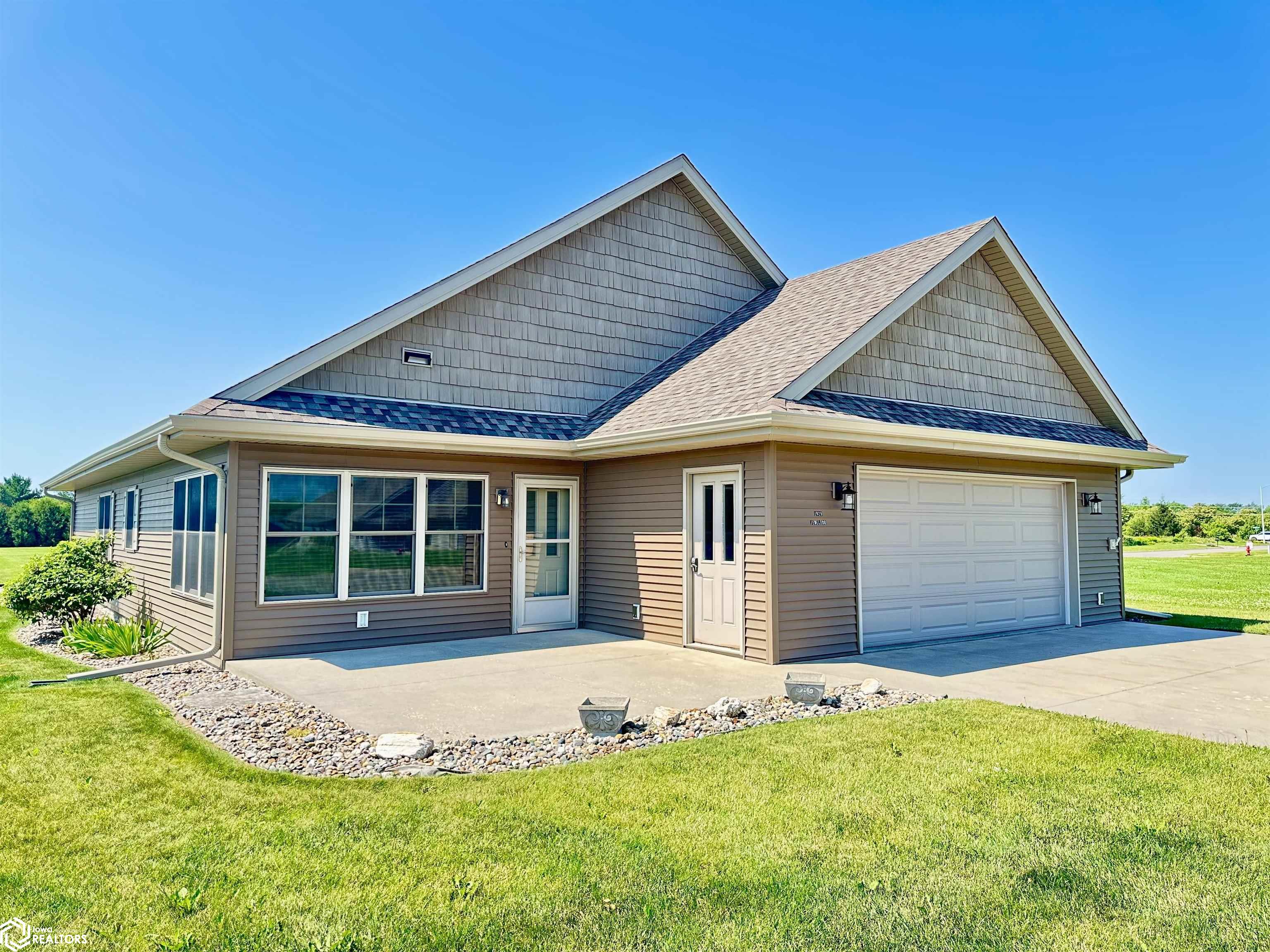 1929 Jewel Drive, Grinnell, Iowa image 2