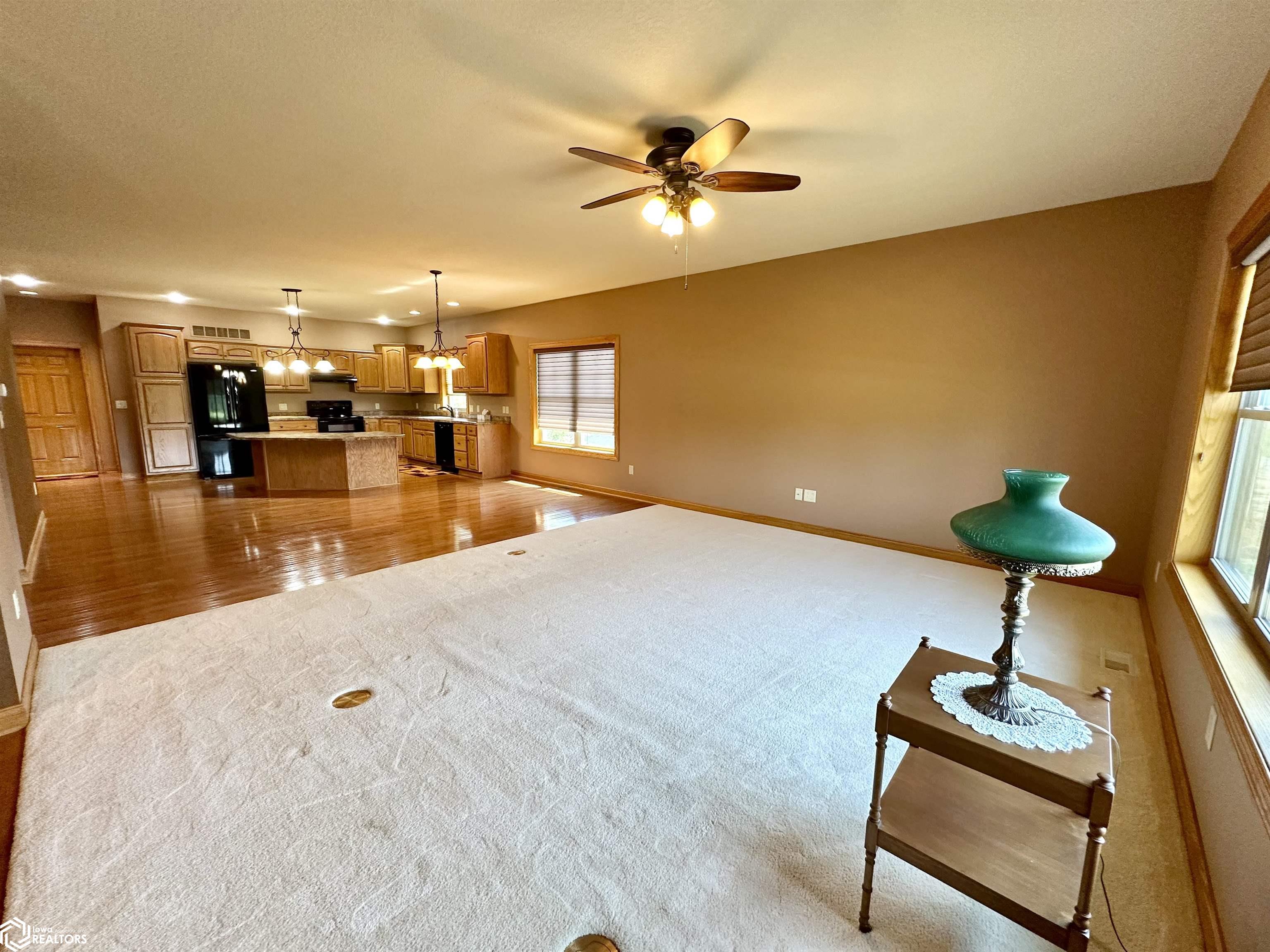 1929 Jewel Drive, Grinnell, Iowa image 12