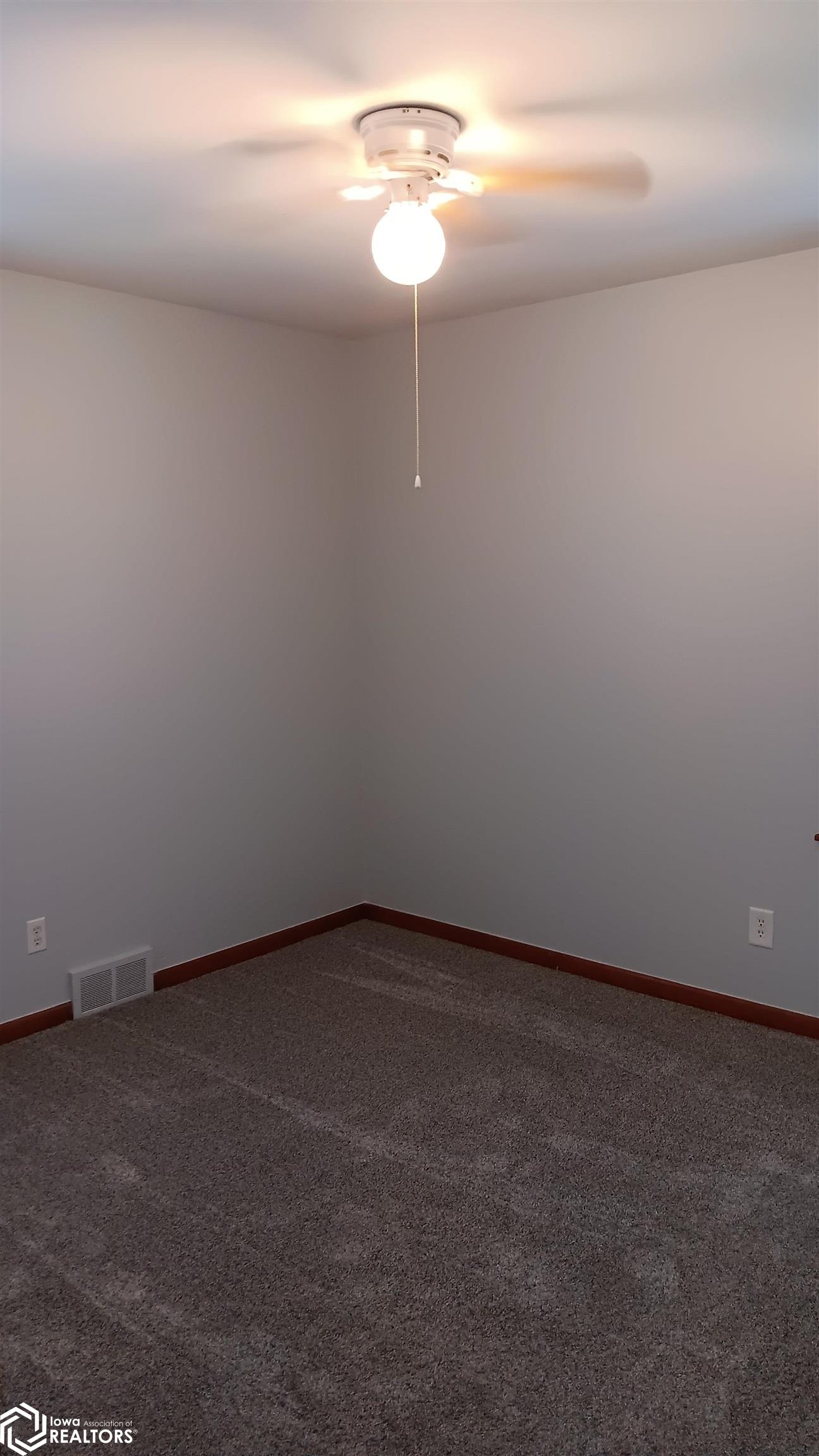 608 N Jefferson Street, Ottumwa, Iowa image 27