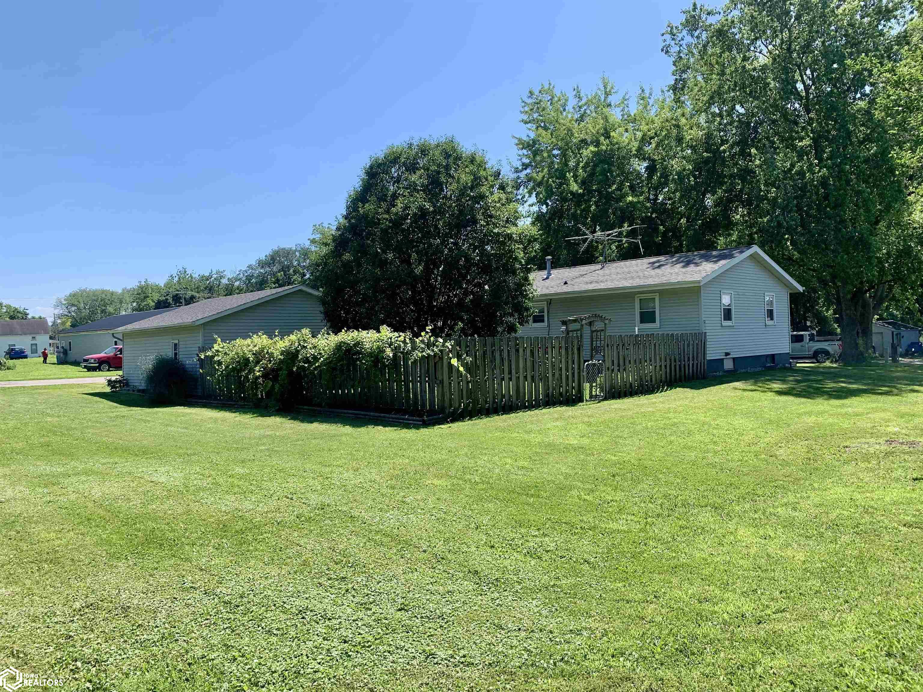401 16th Street, Grand Junction, Iowa image 27