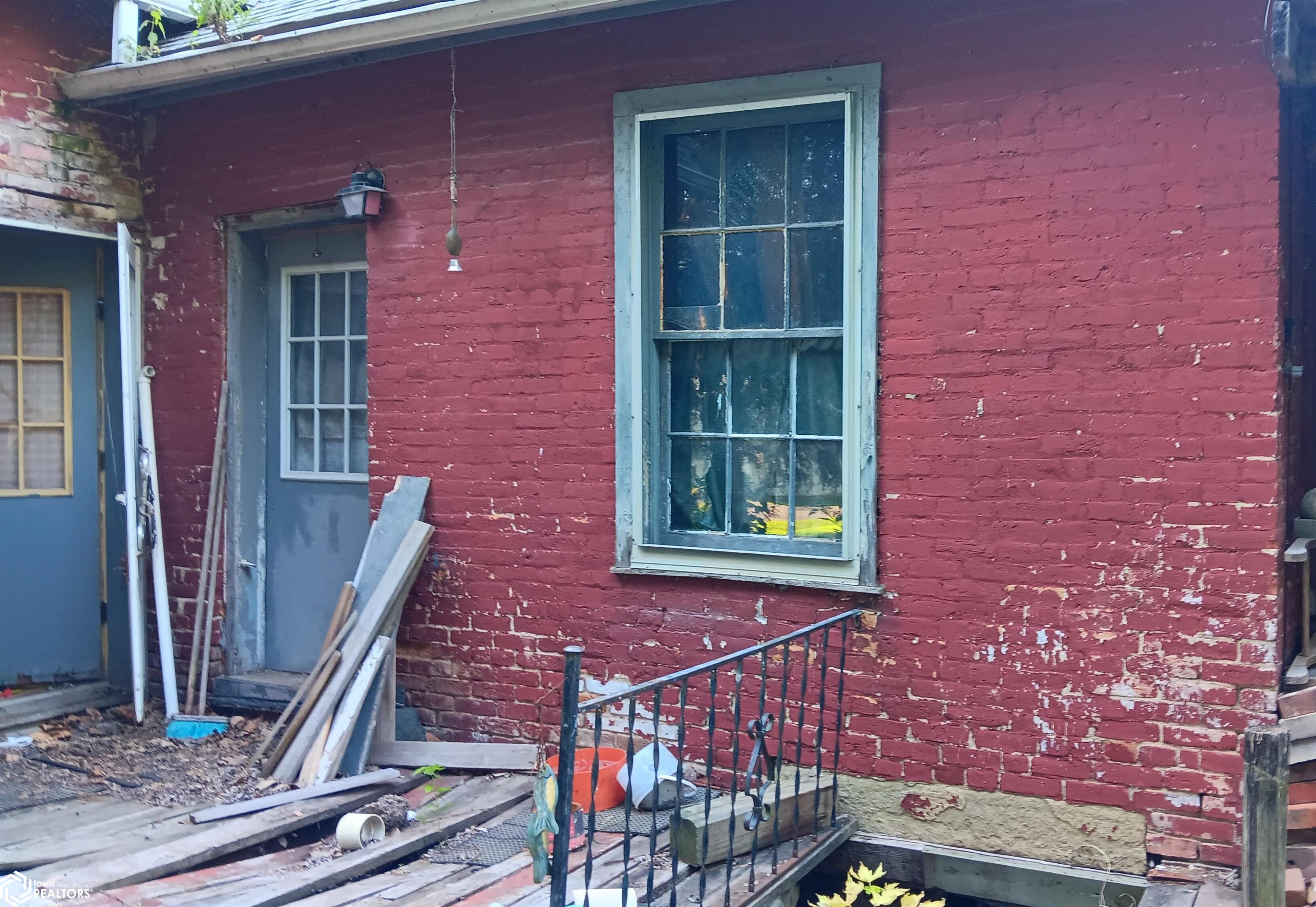 206 Texas Street, Bonaparte, Iowa image 3