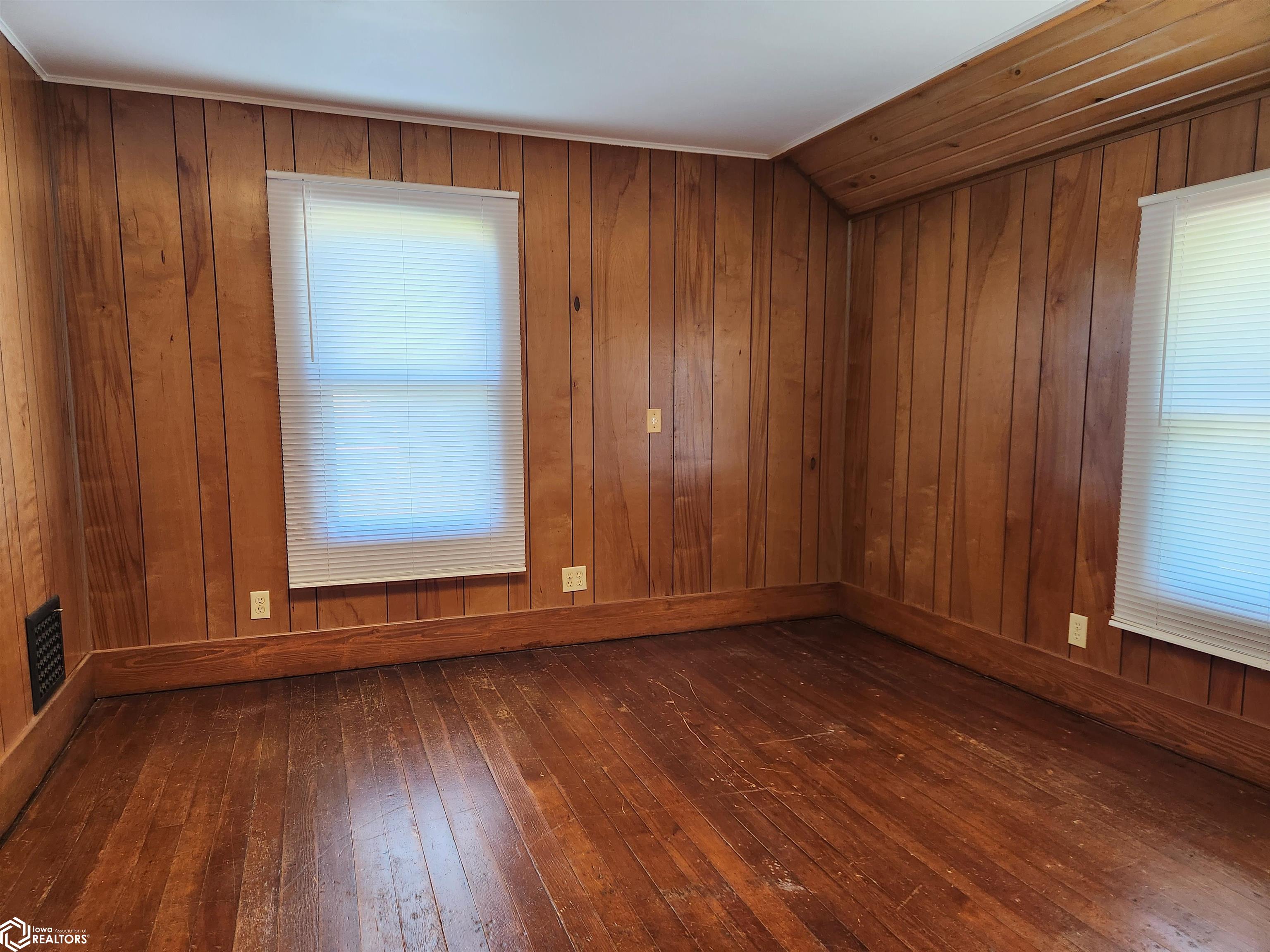 416 Broad Street, Grinnell, Iowa image 33