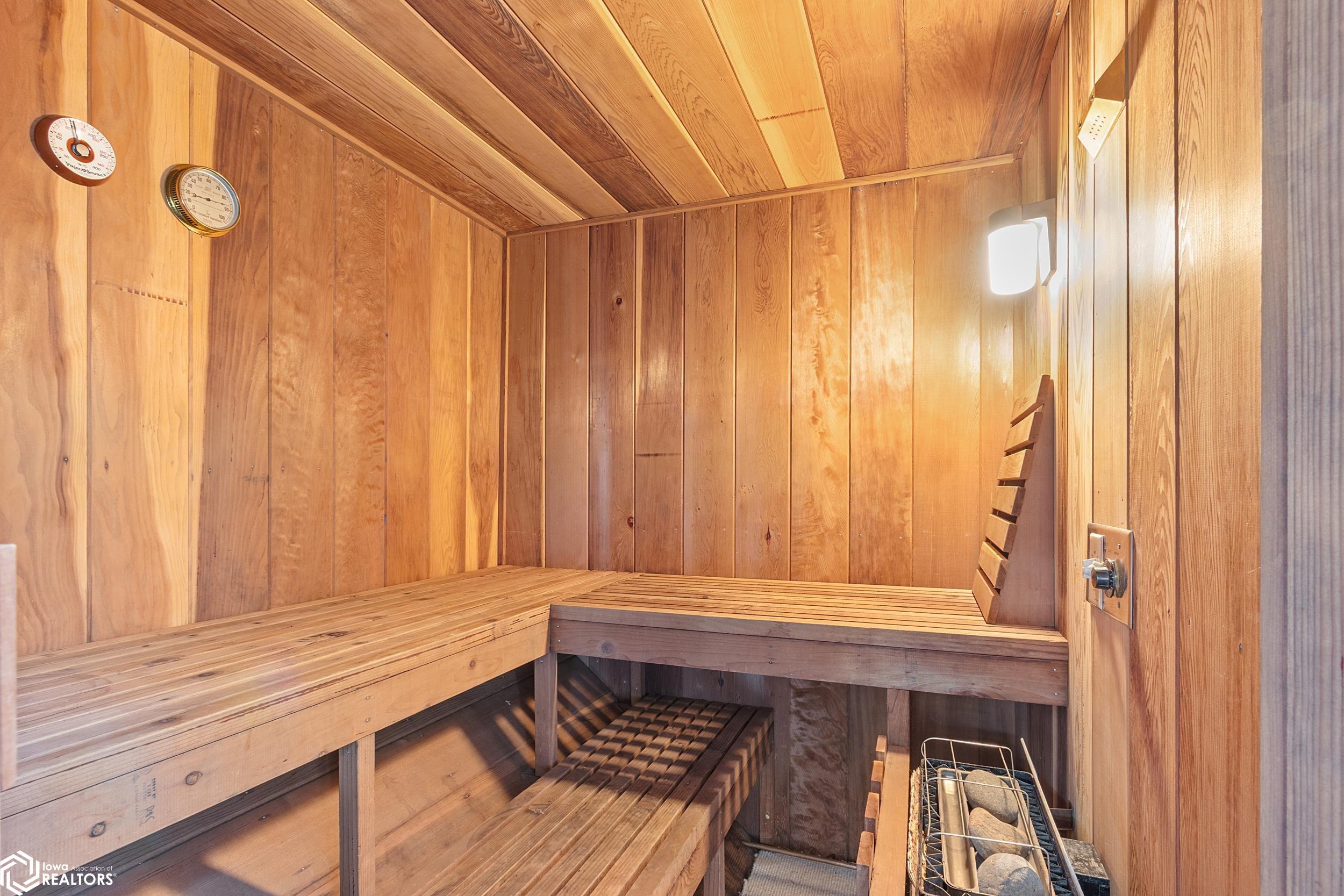 4072 240th Street, Clear Lake, Iowa image 31