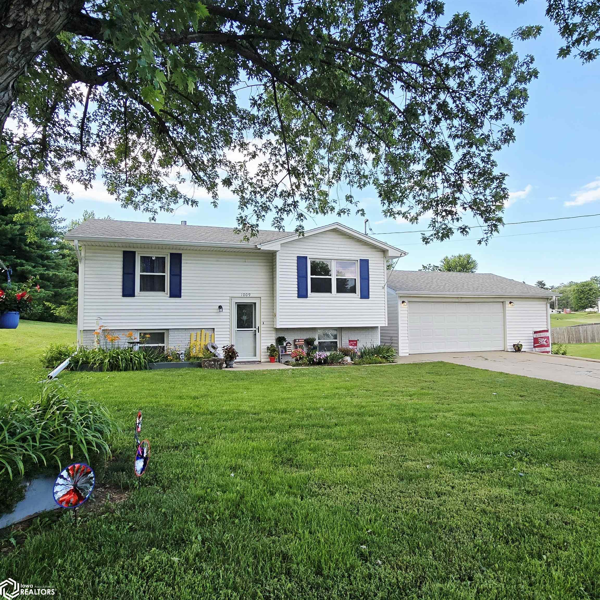 1009 15th Avenue, Oskaloosa, Iowa image 1