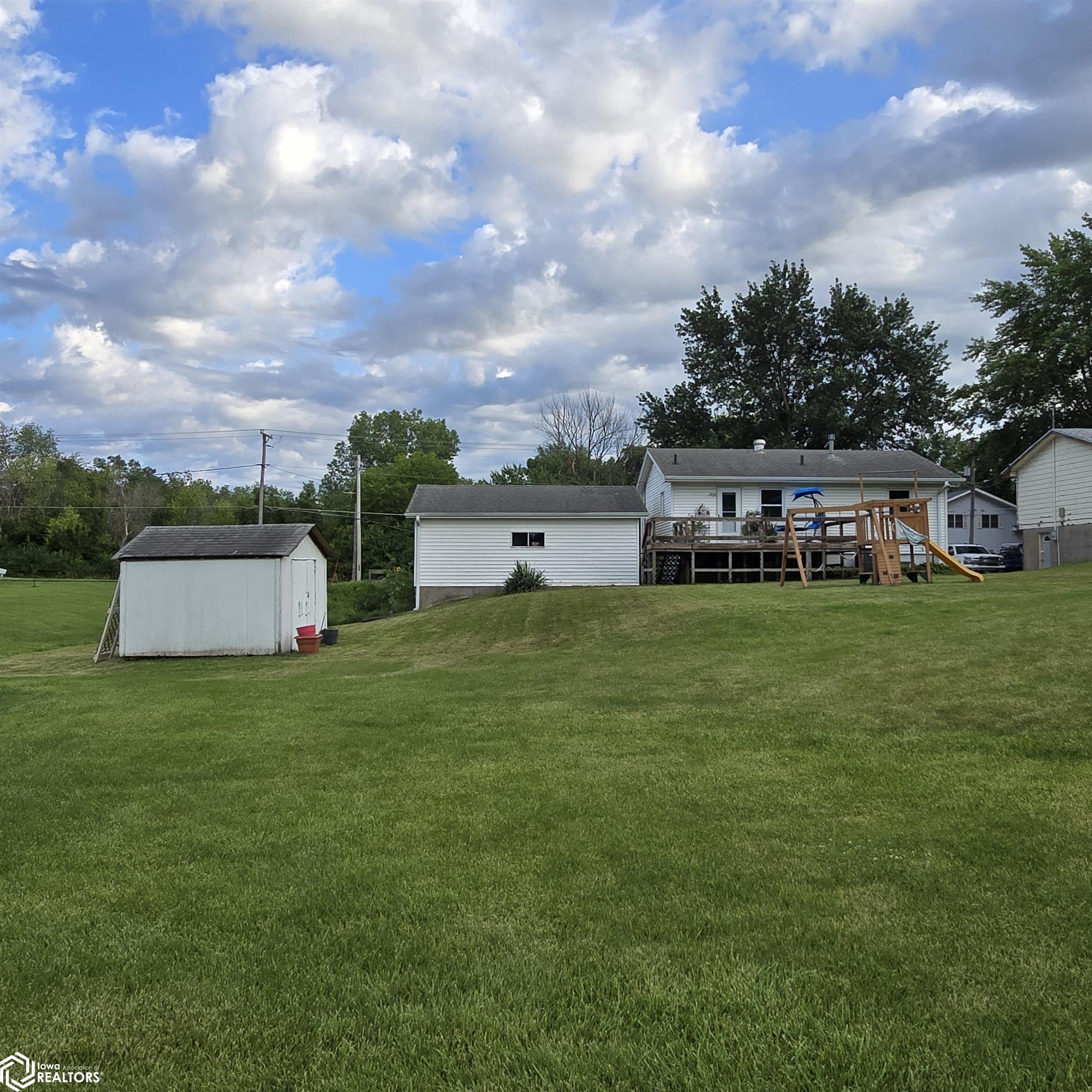1009 15th Avenue, Oskaloosa, Iowa image 12