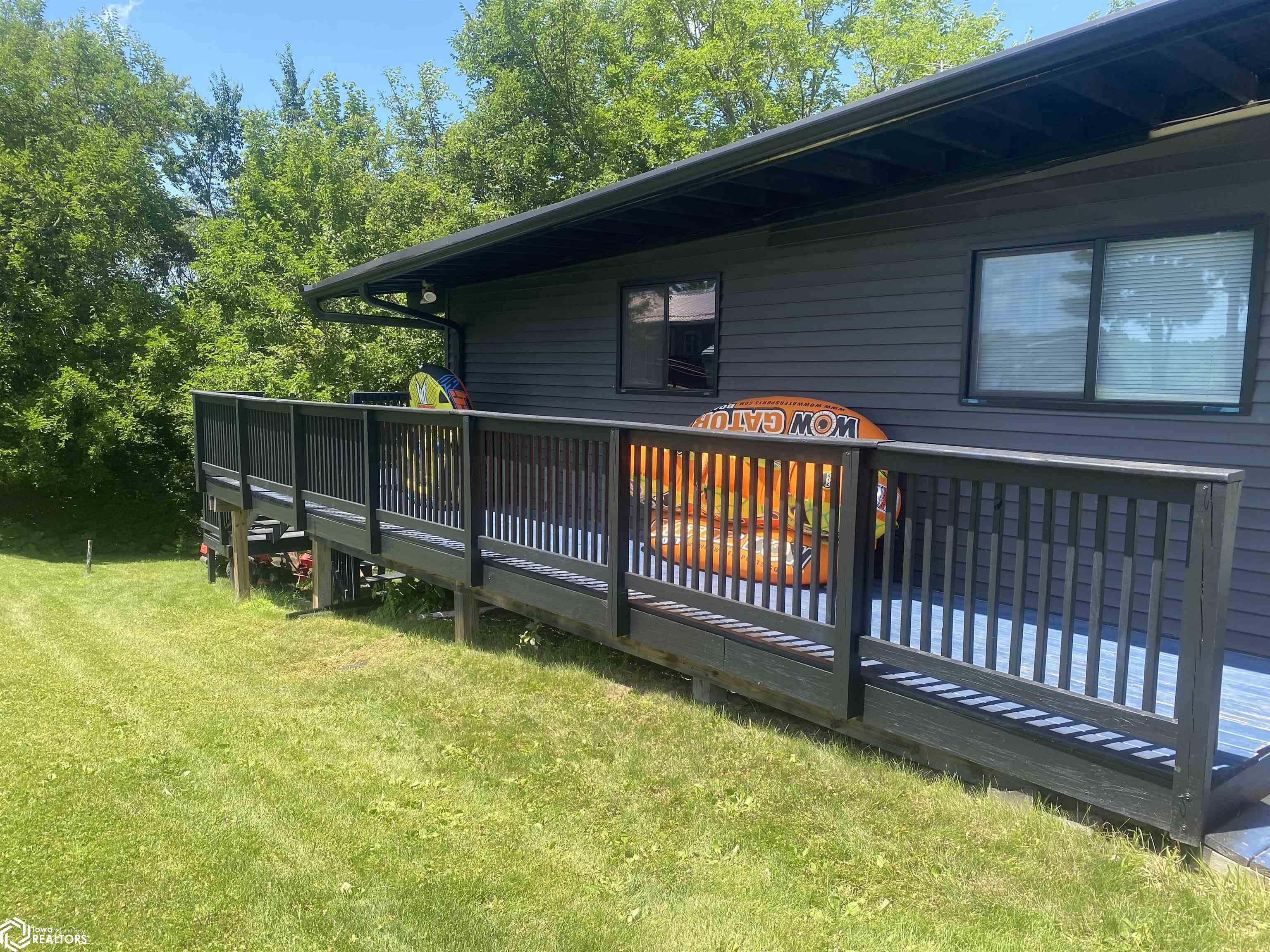 1308 Holiday Lane, Brooklyn, Iowa image 4