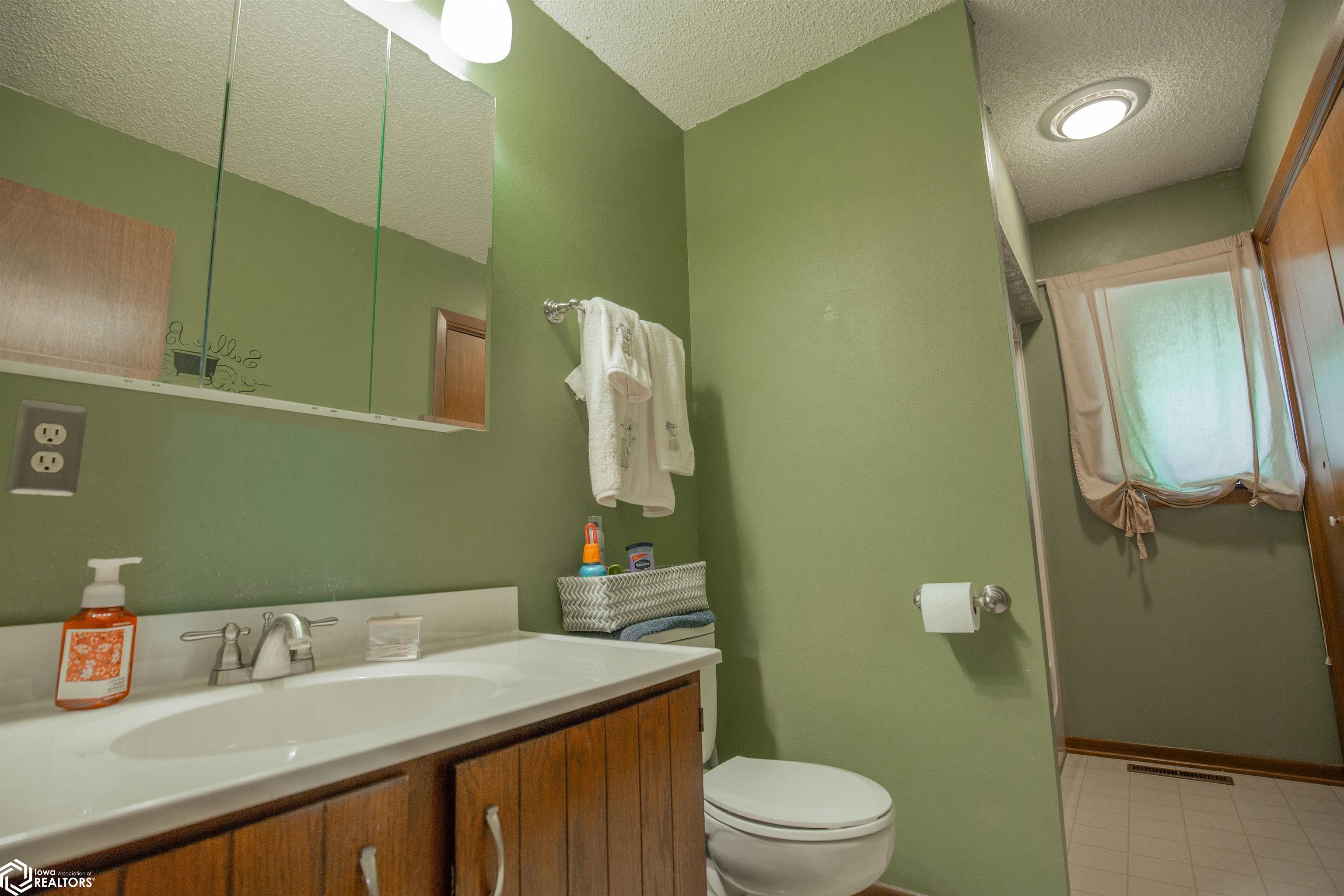 417 S Sample Street, Algona, Iowa image 12