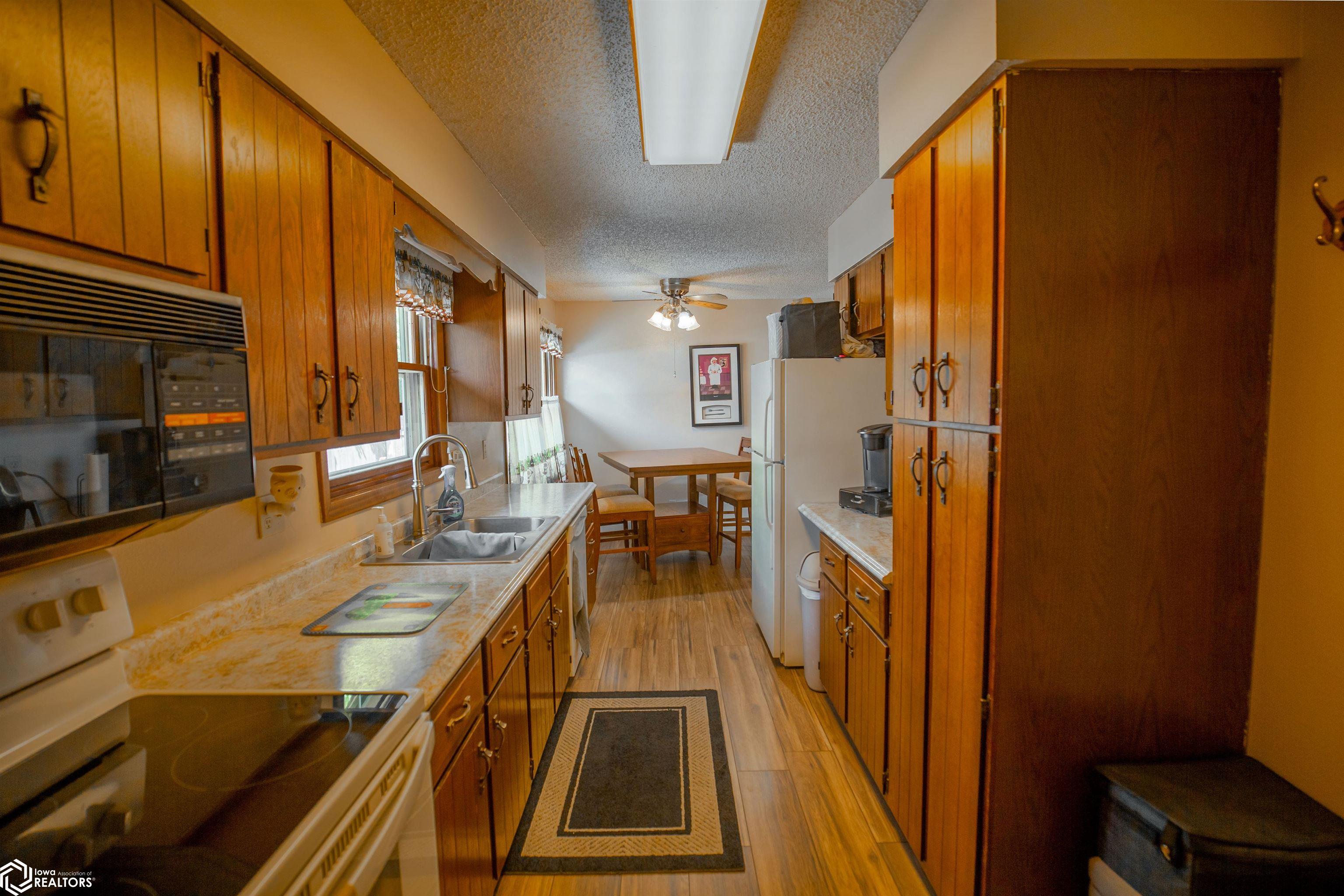 417 S Sample Street, Algona, Iowa image 9