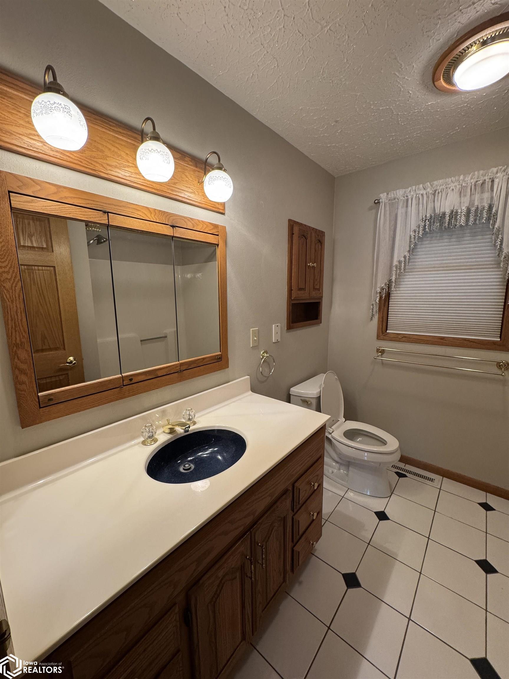 320 E Jackson Street, Sigourney, Iowa image 14