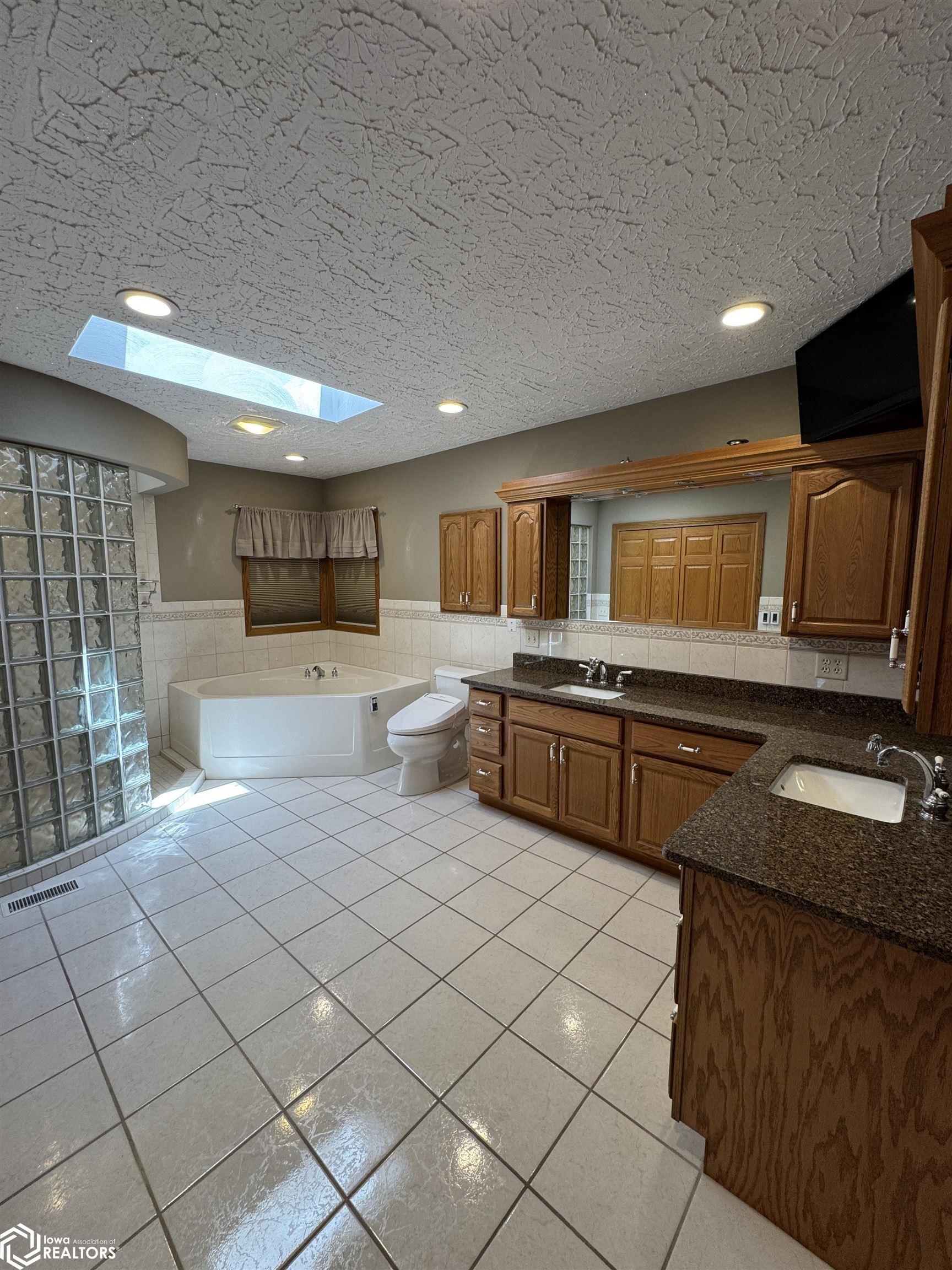 320 E Jackson Street, Sigourney, Iowa image 24