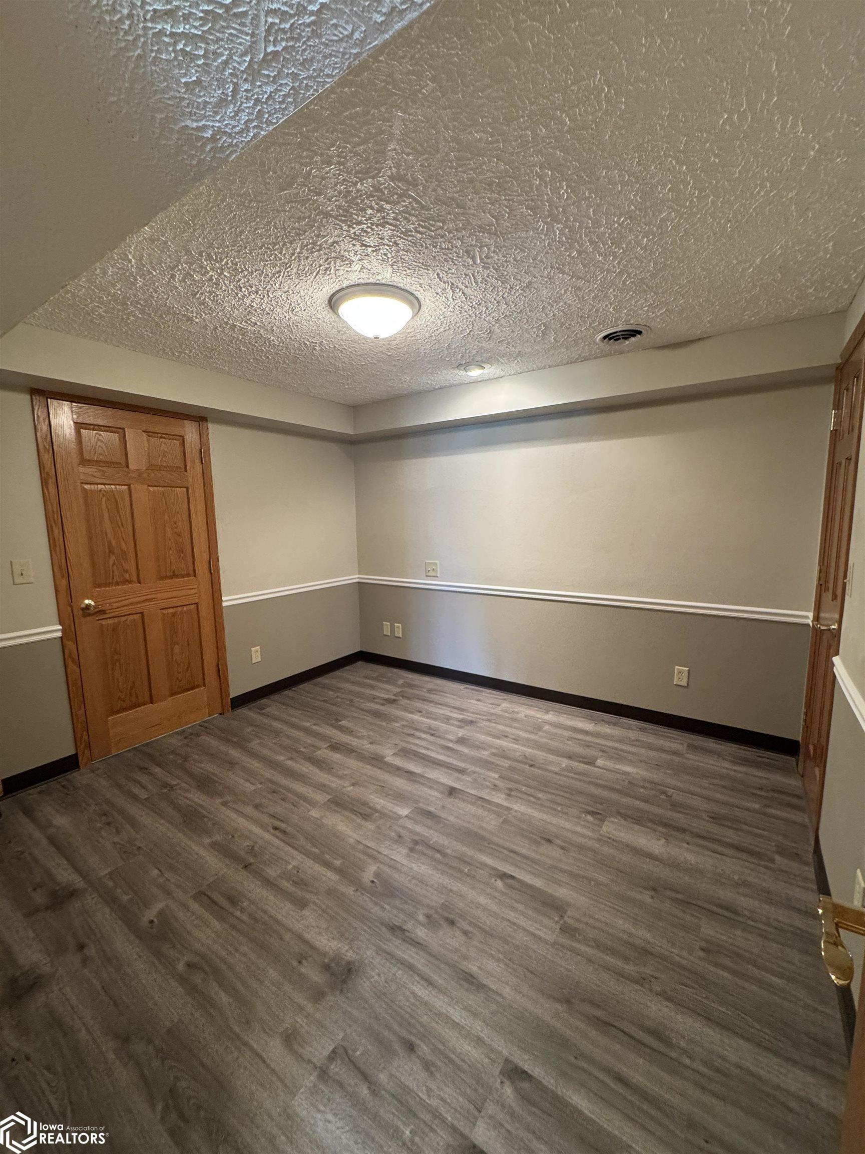 320 E Jackson Street, Sigourney, Iowa image 34
