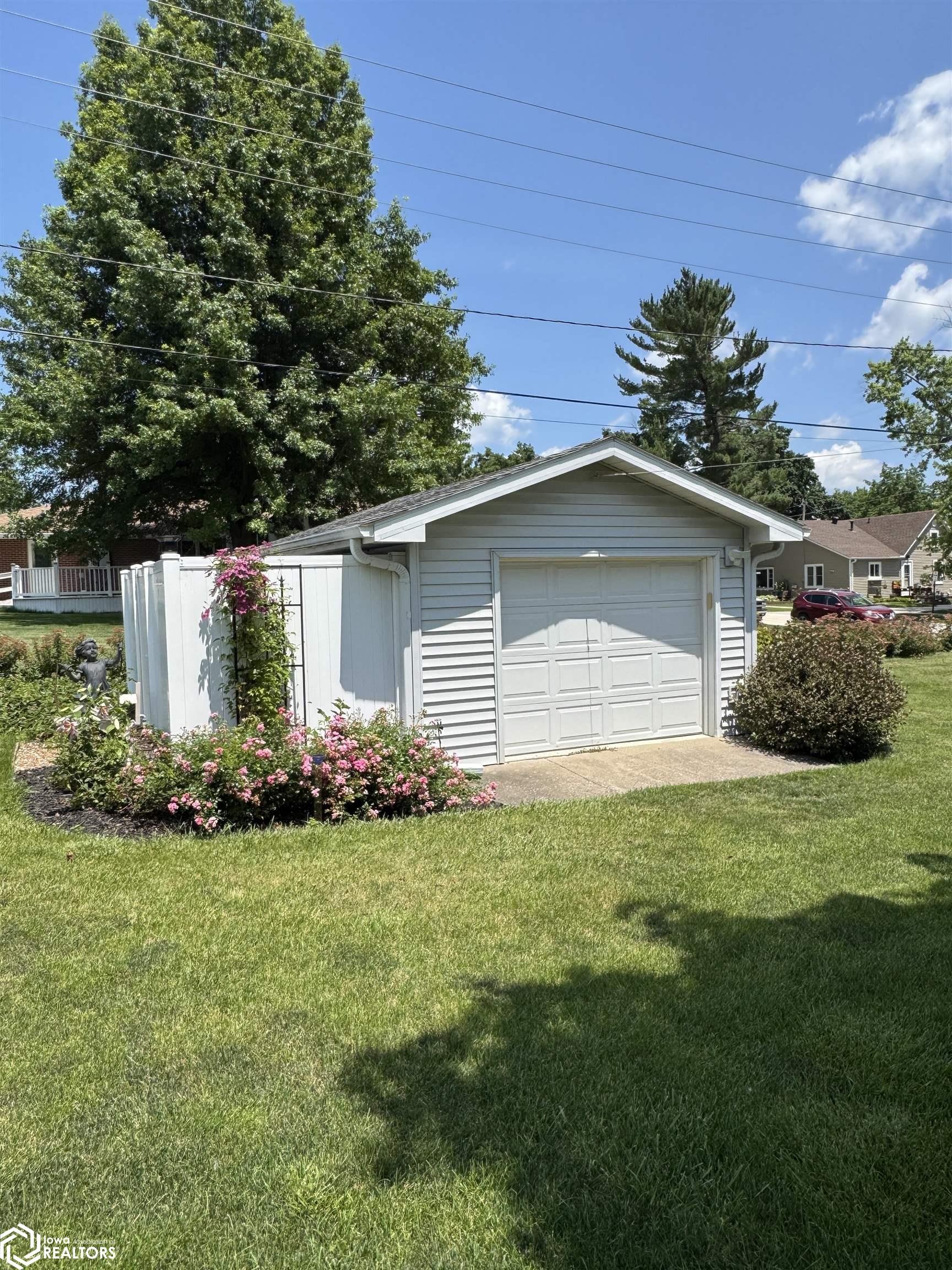 320 E Jackson Street, Sigourney, Iowa image 45